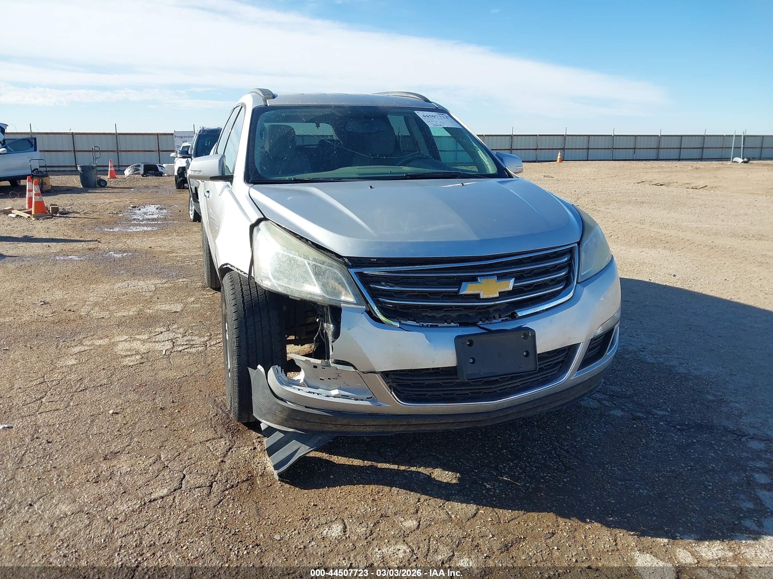 CHEVROLET TRAVERSE image 6