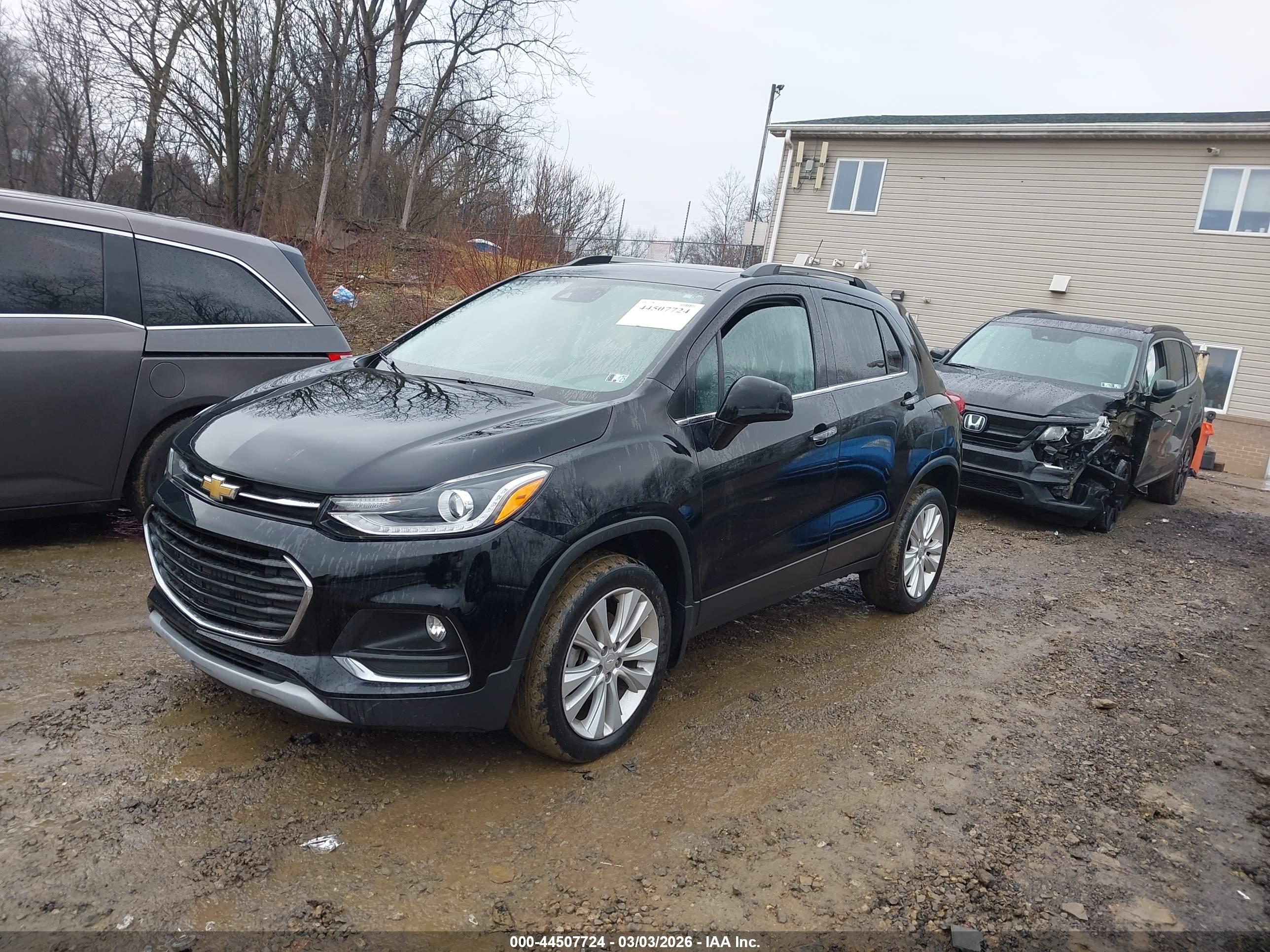 CHEVROLET TRAX image 2