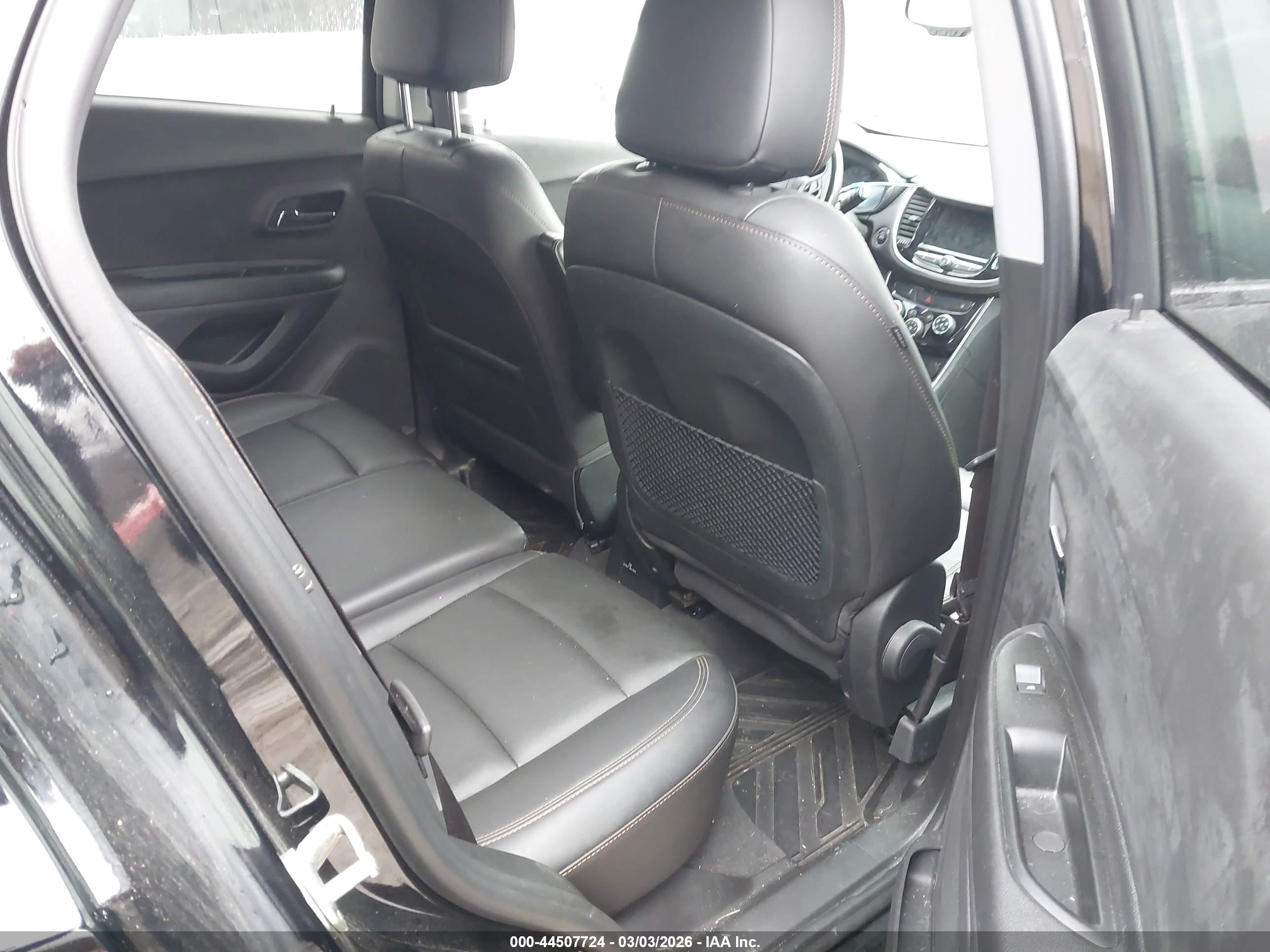 CHEVROLET TRAX image 8