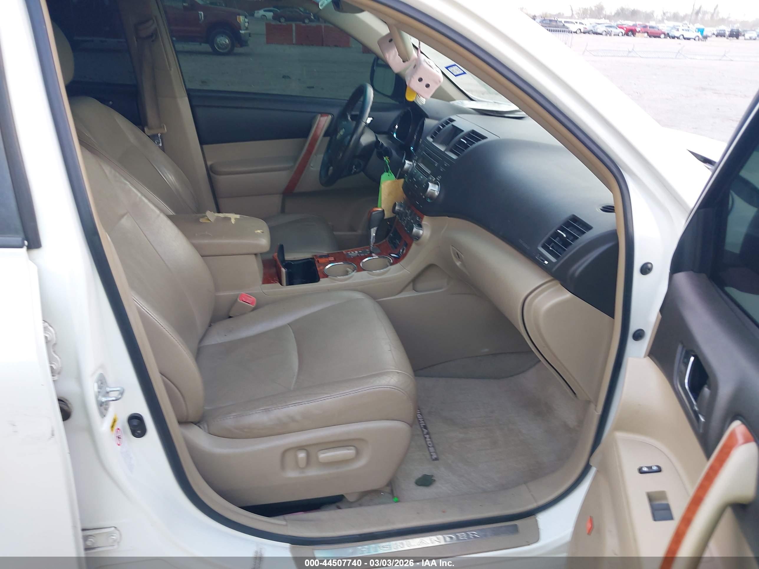 TOYOTA HIGHLANDER image 5