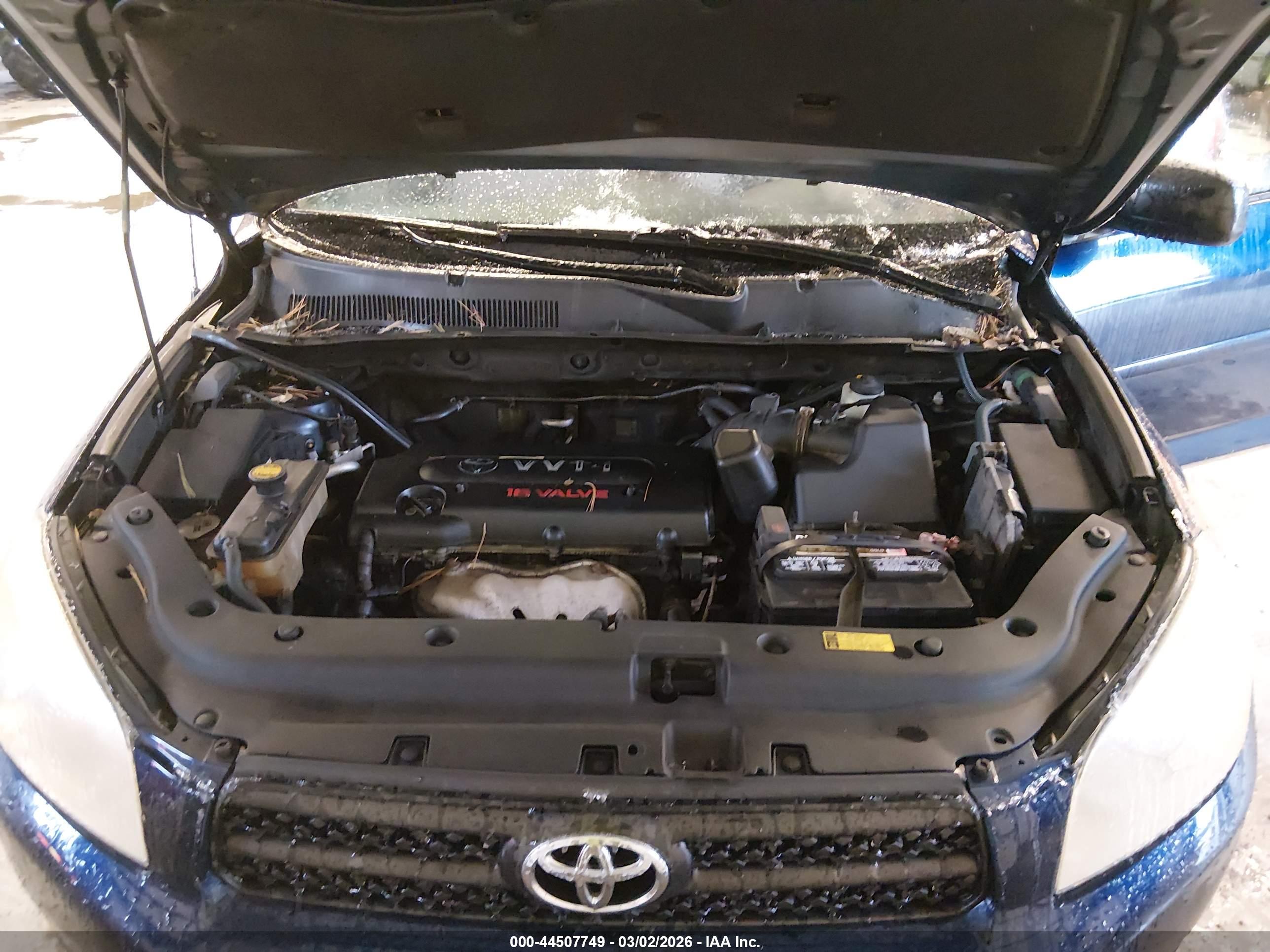 TOYOTA RAV4 image 10