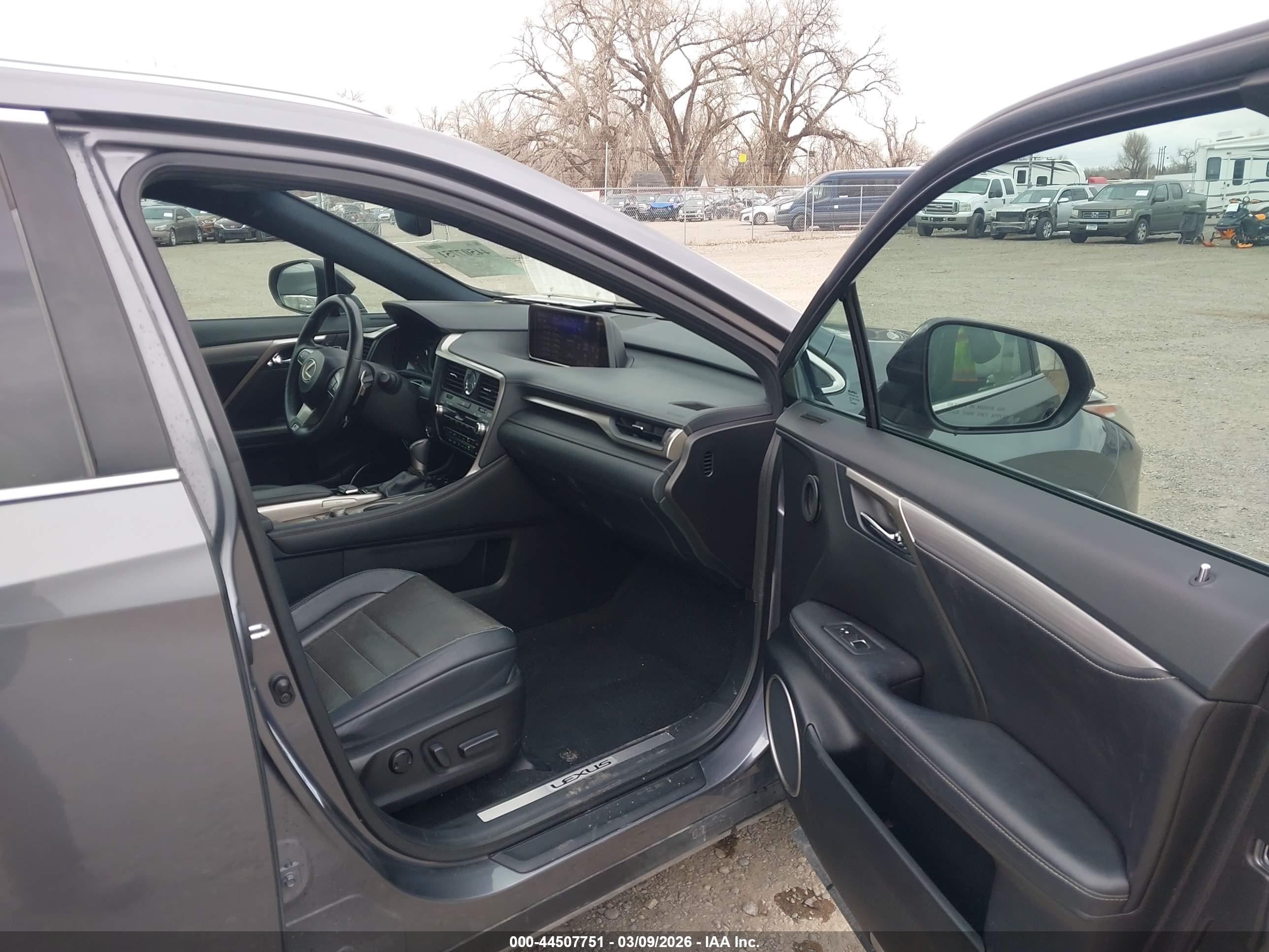 LEXUS RX image 5