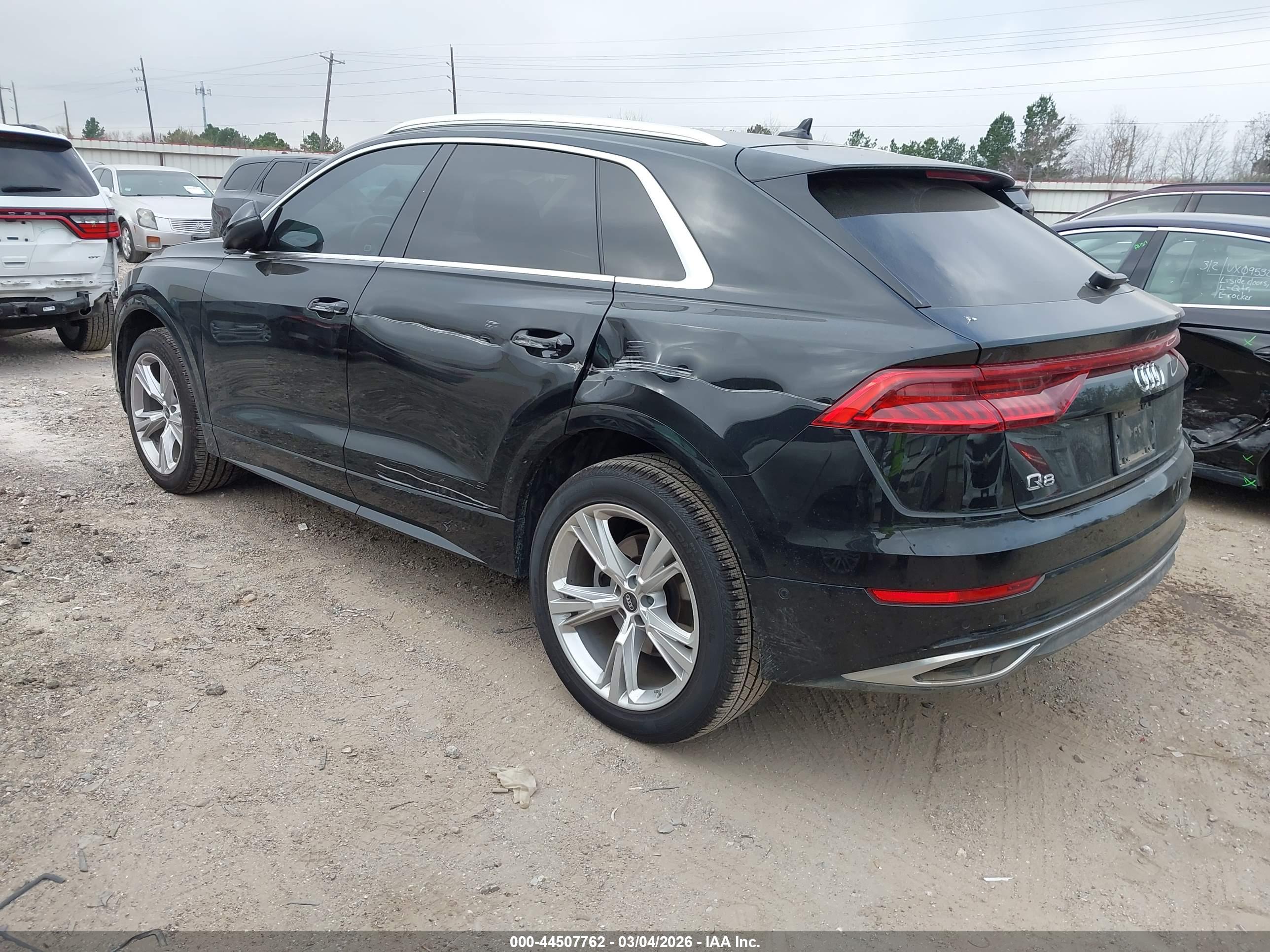 AUDI Q8 image 3