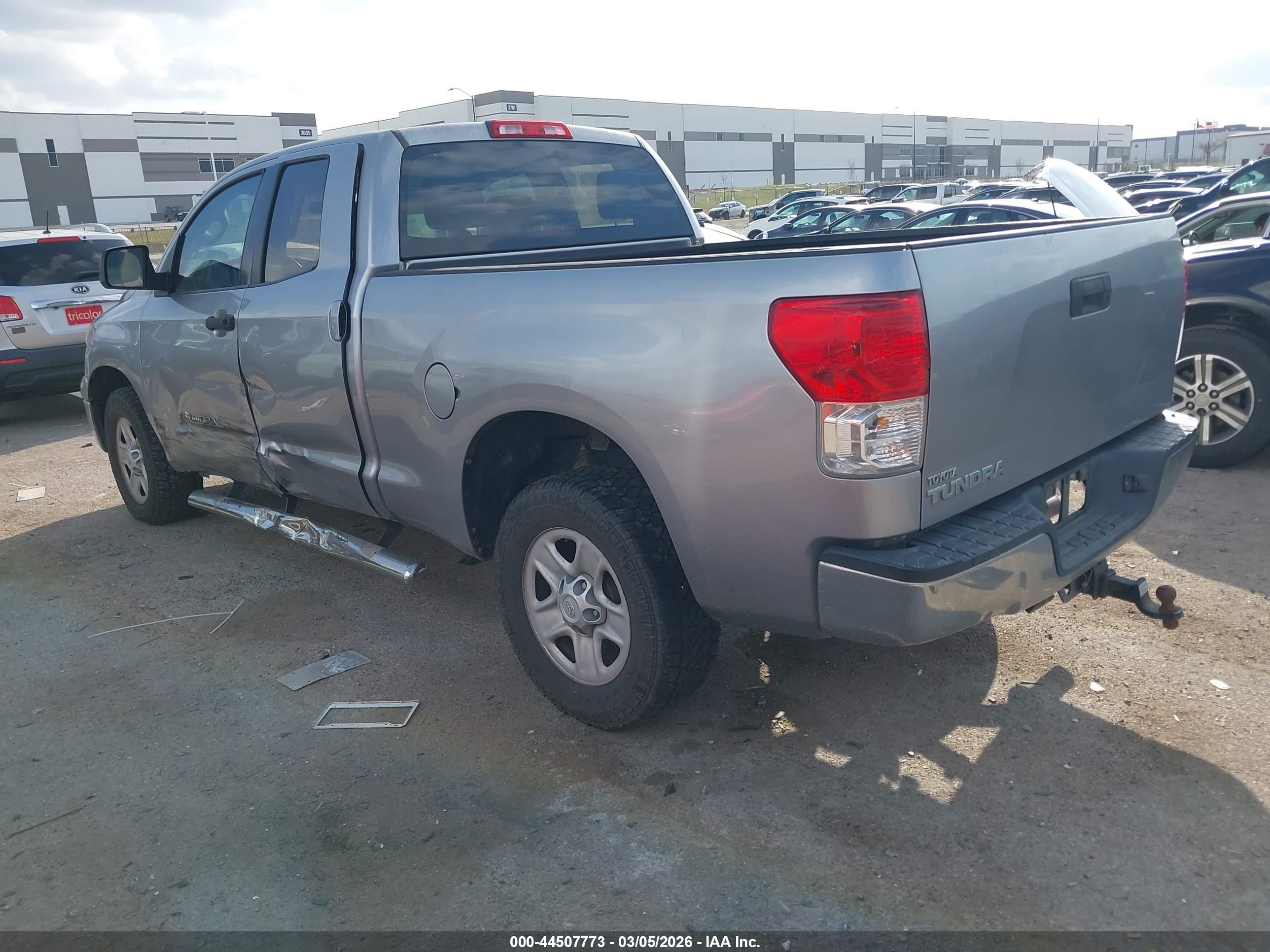TOYOTA TUNDRA image 3