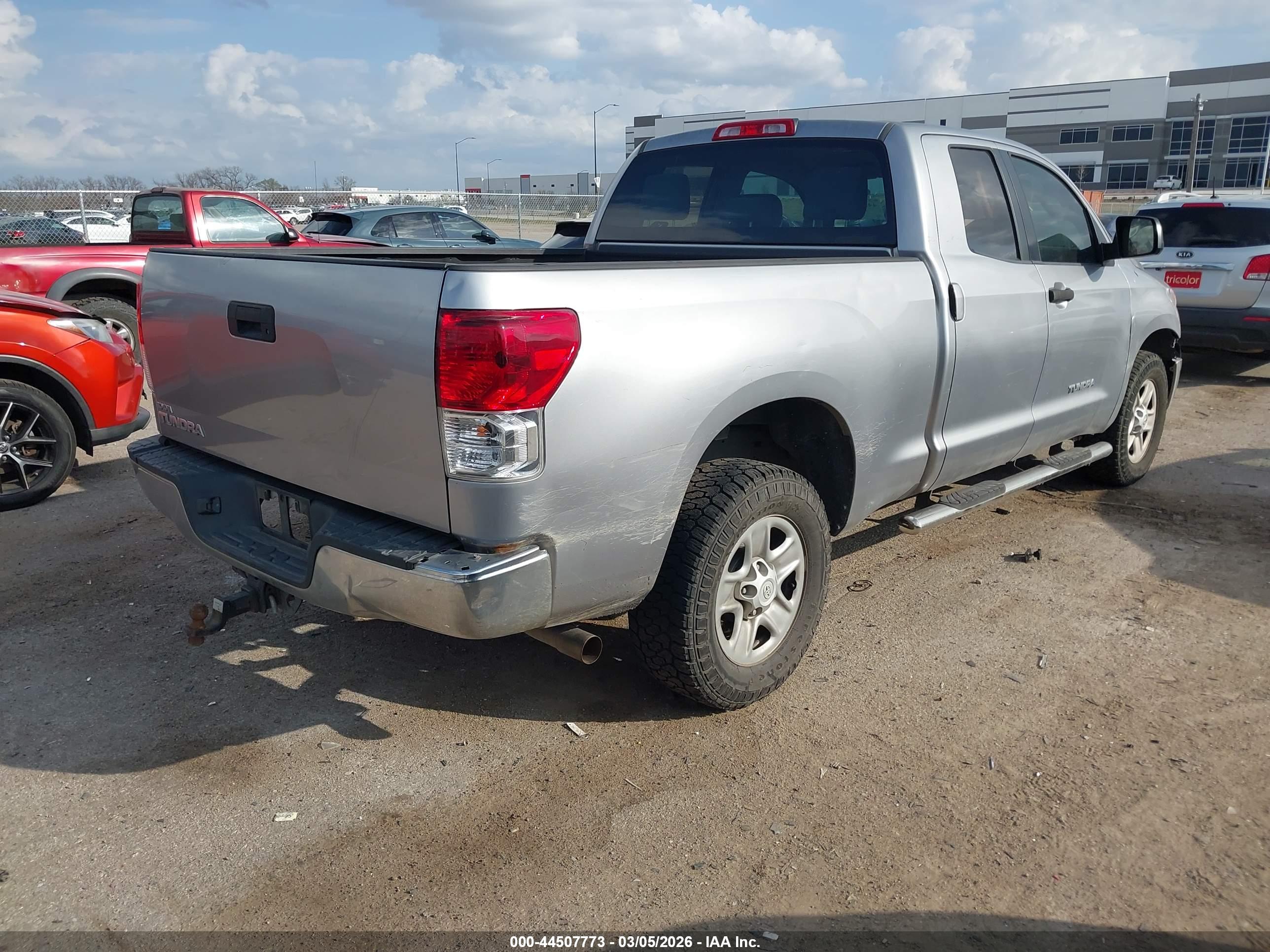TOYOTA TUNDRA image 4