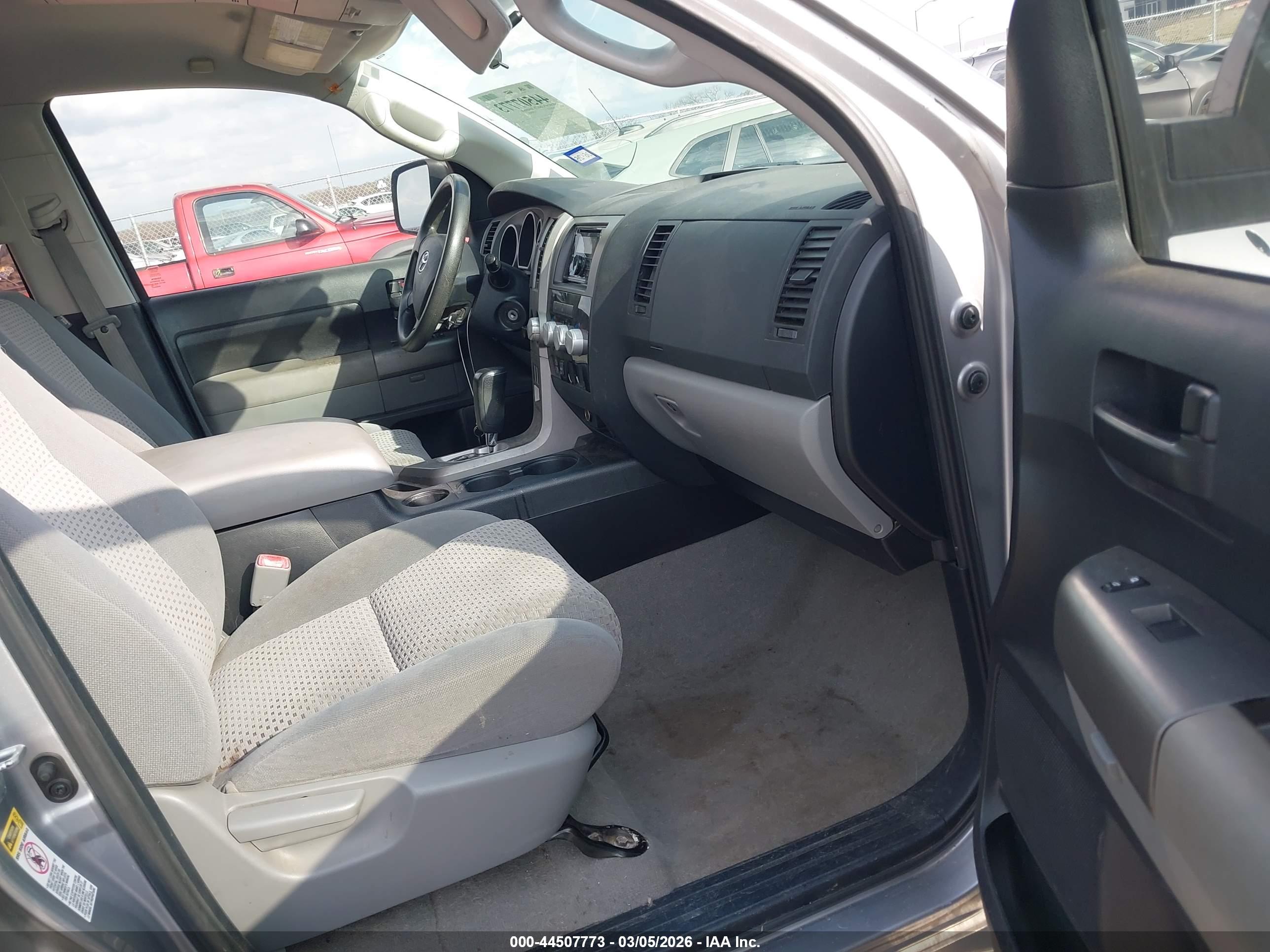 TOYOTA TUNDRA image 5