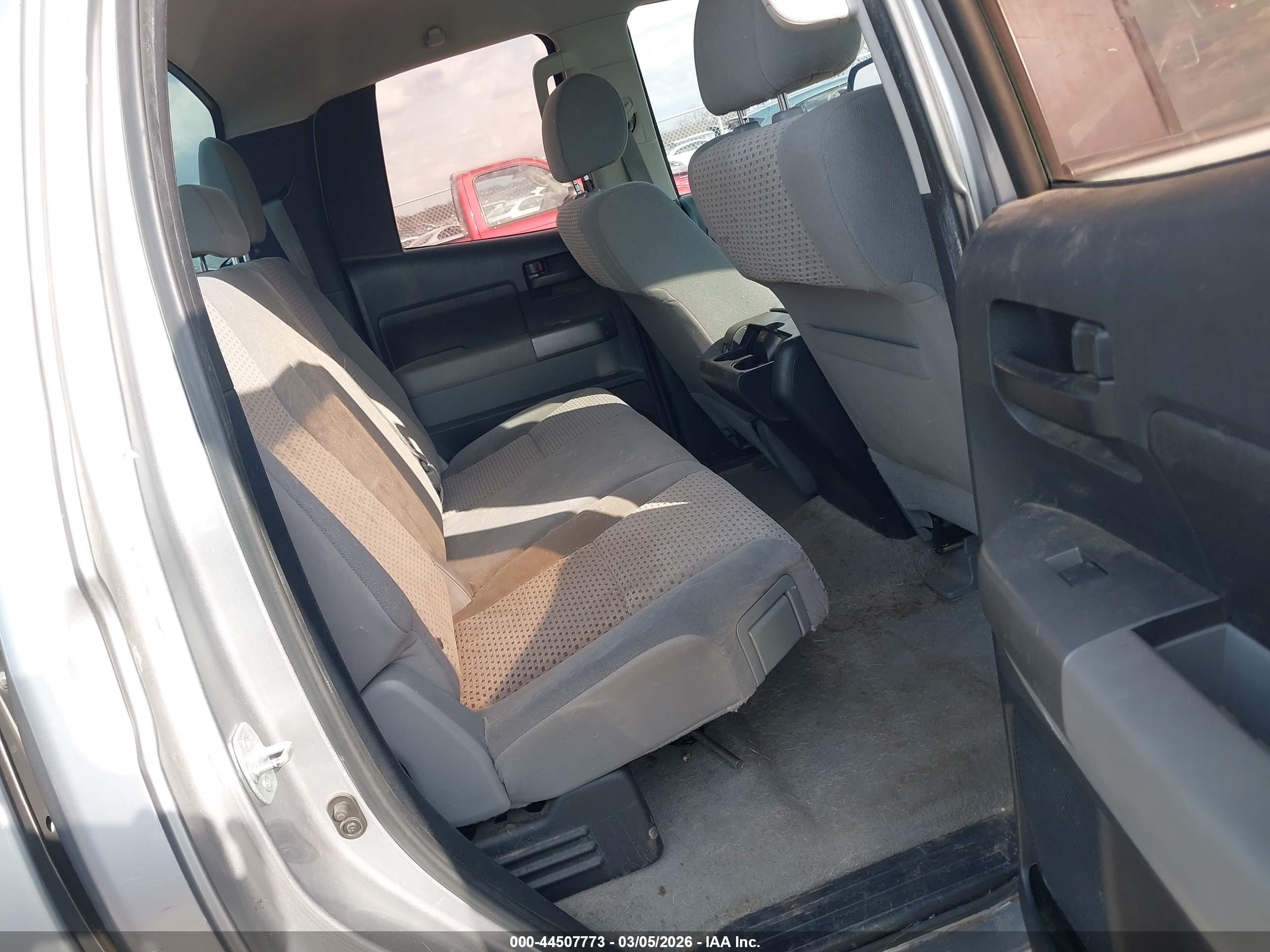 TOYOTA TUNDRA image 8