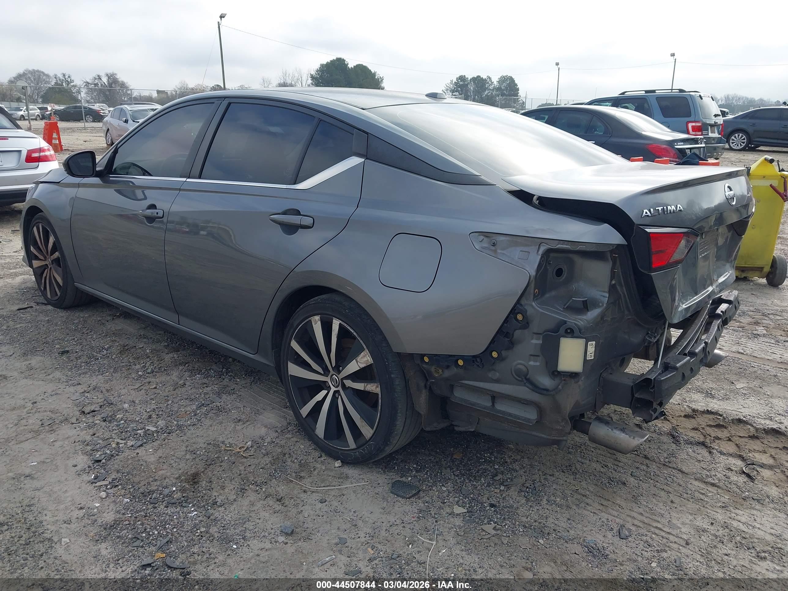 NISSAN ALTIMA image 3