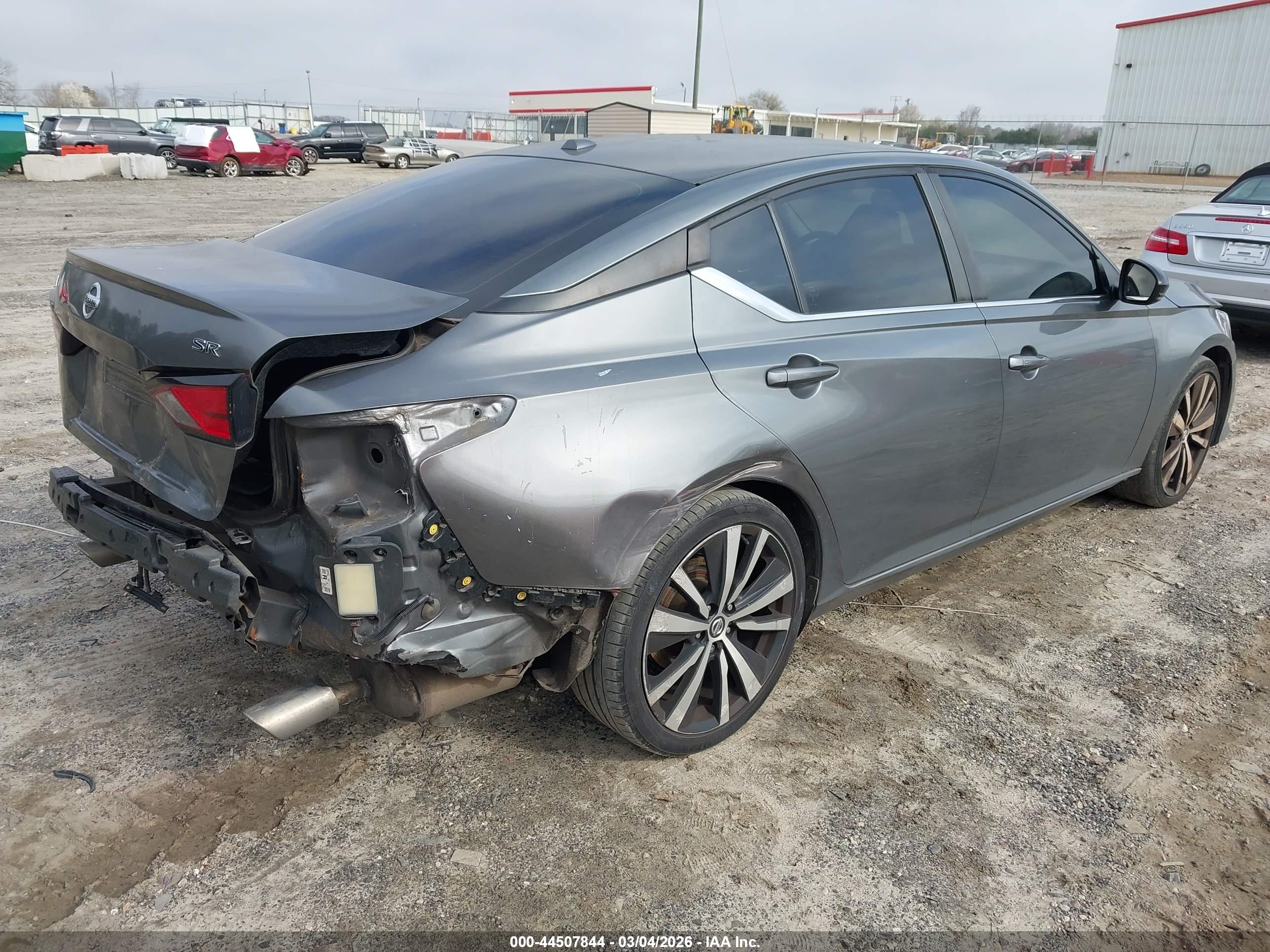 NISSAN ALTIMA image 4