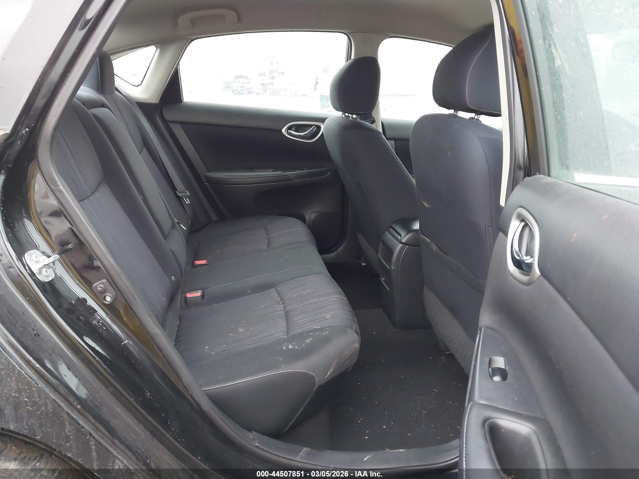 NISSAN SENTRA image 8