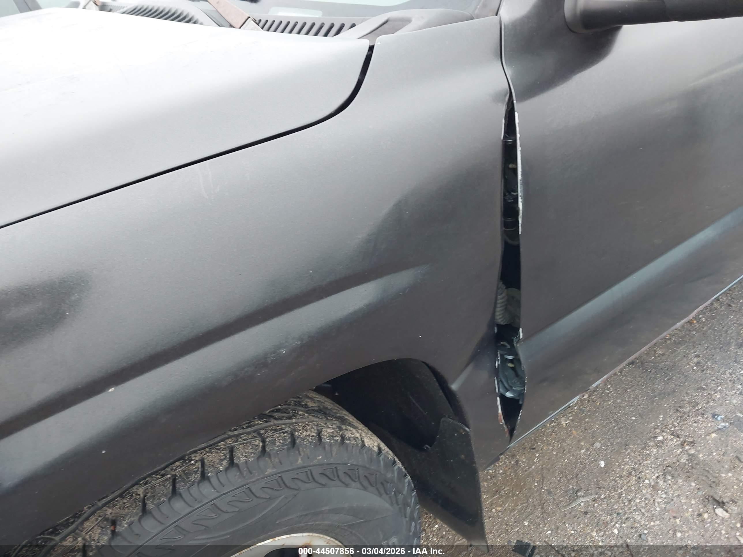 GMC SIERRA image 6