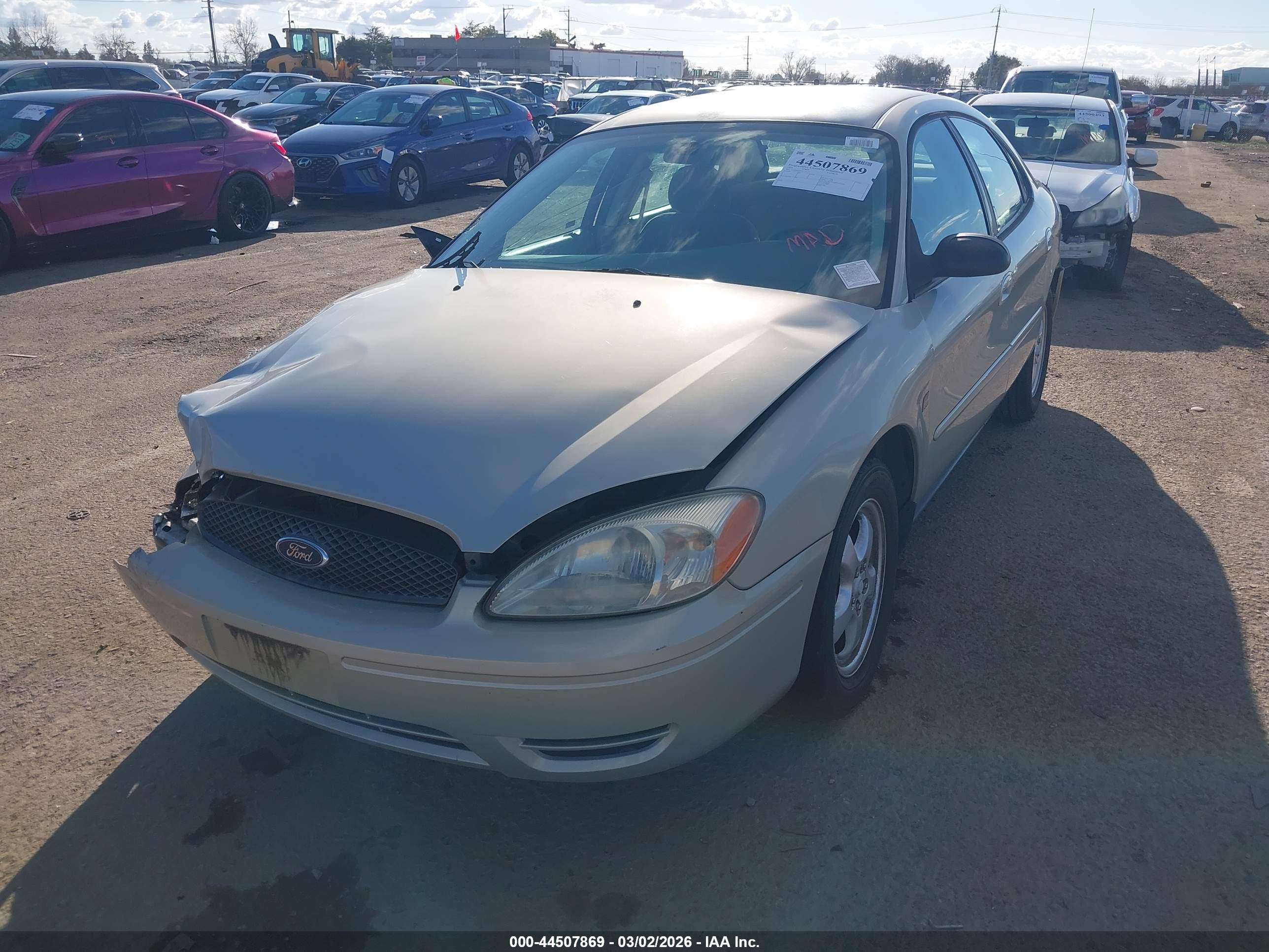 FORD TAURUS image 2