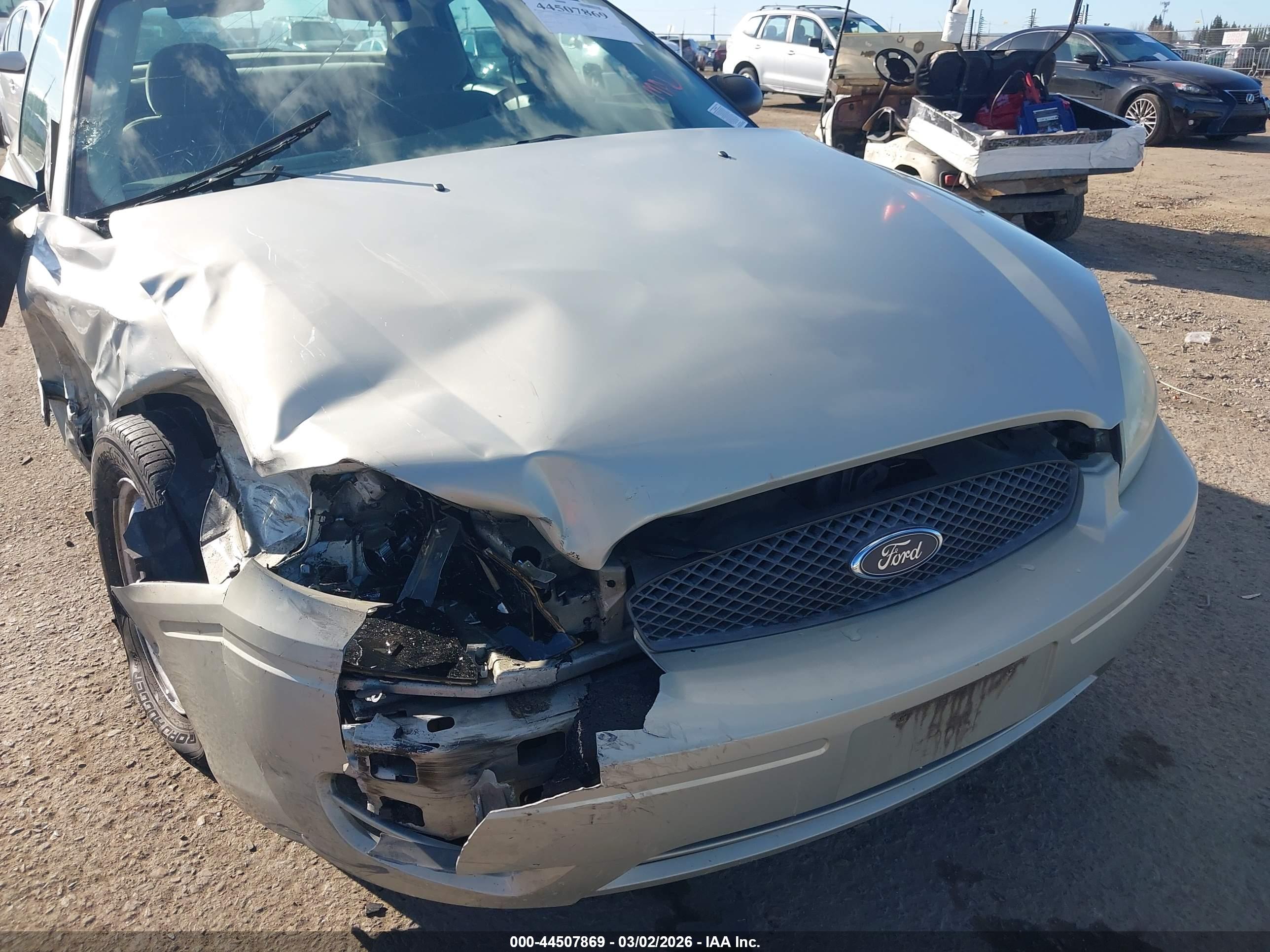FORD TAURUS image 6