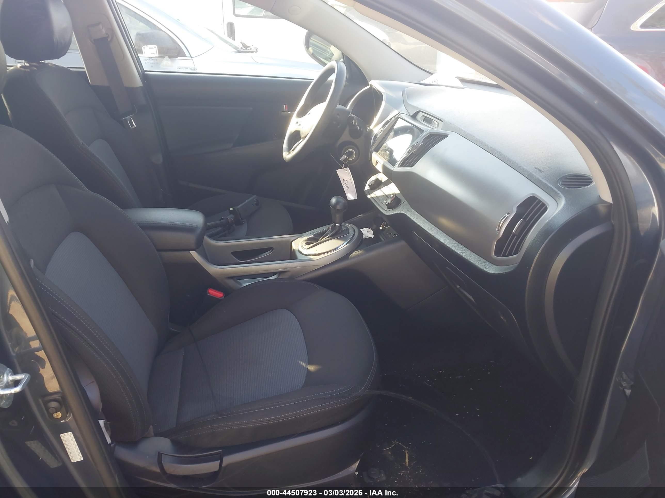 KIA SPORTAGE image 5