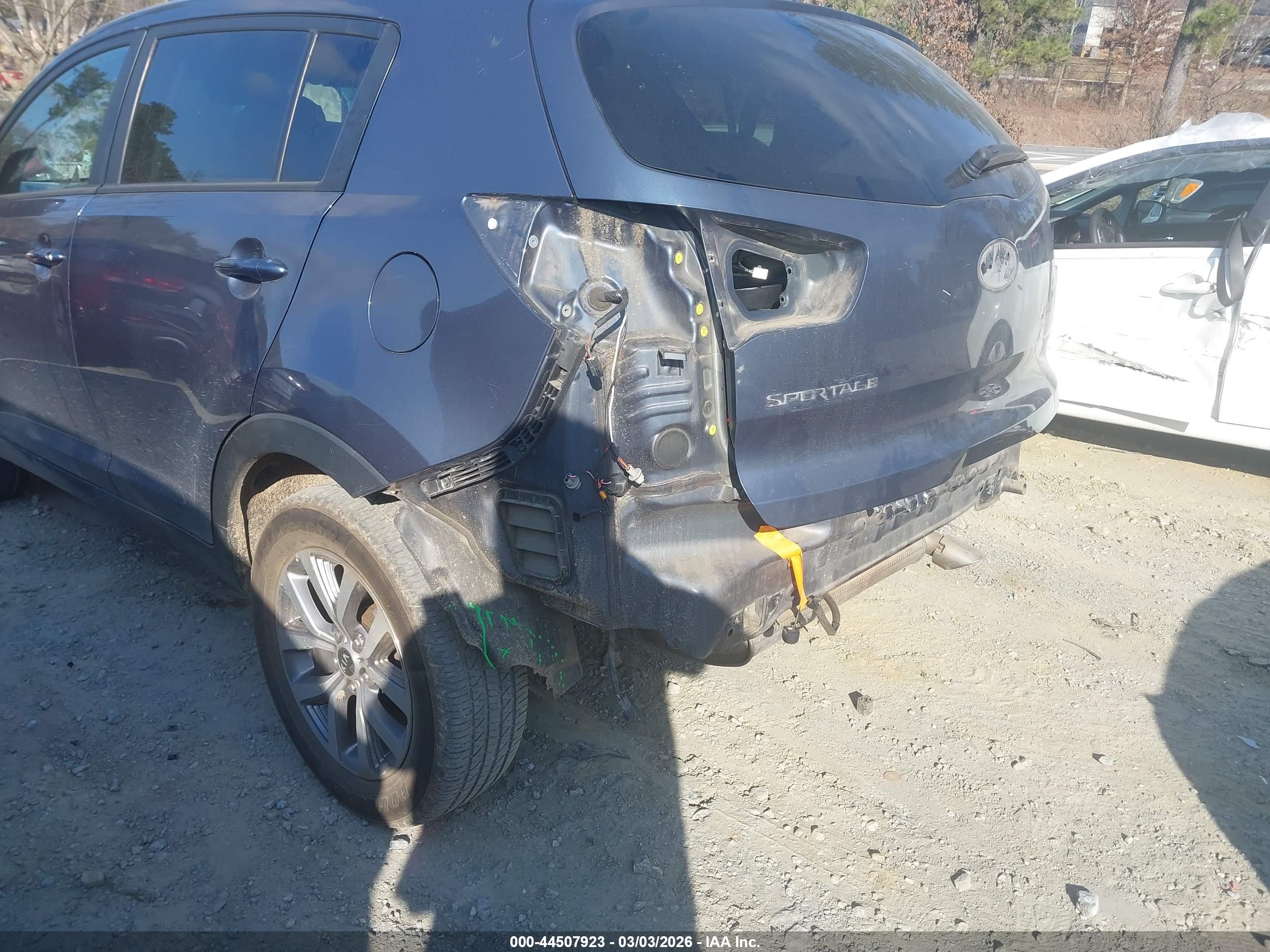 KIA SPORTAGE image 6