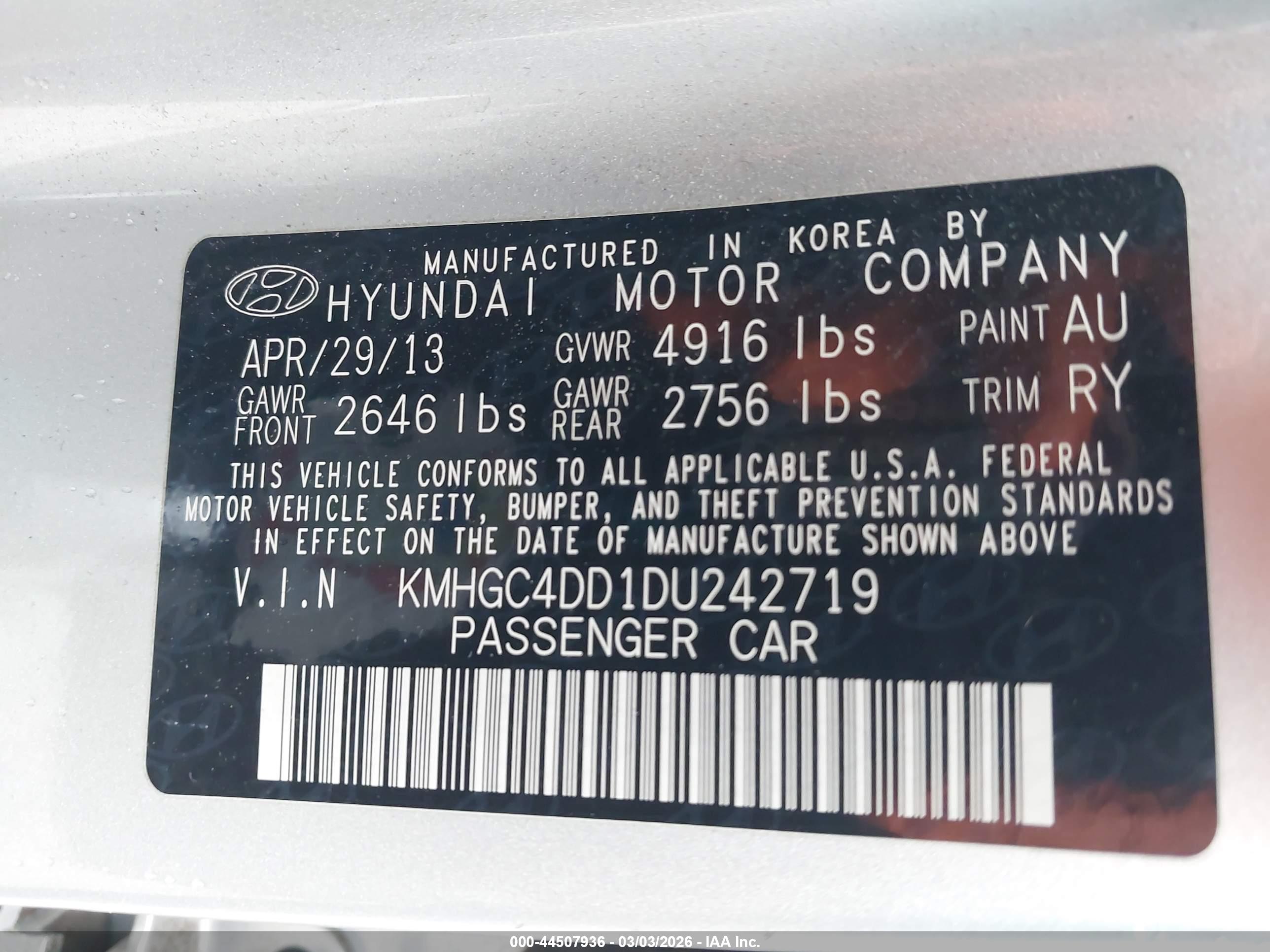 HYUNDAI GENESIS image 9
