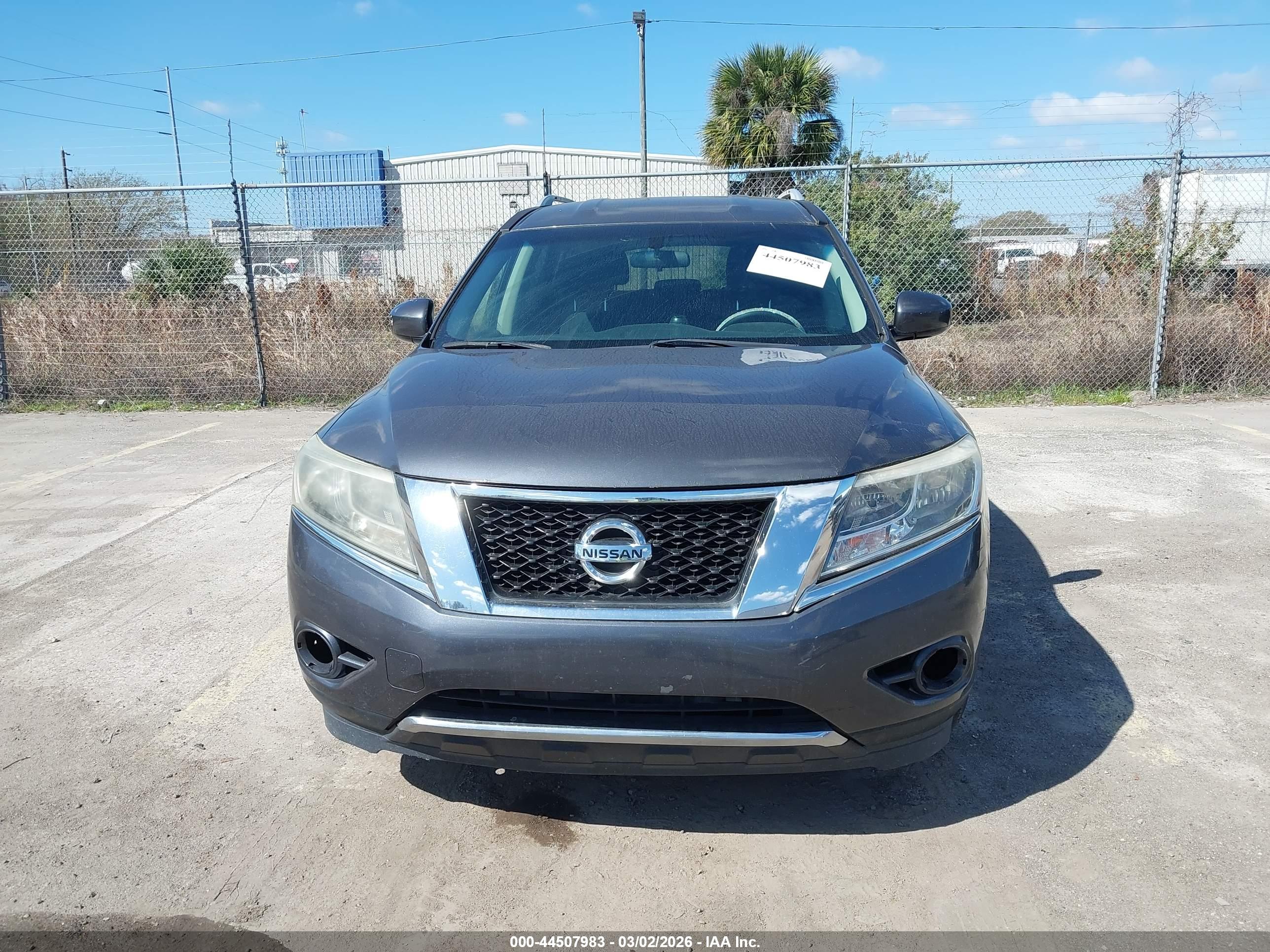 NISSAN PATHFINDER image 6