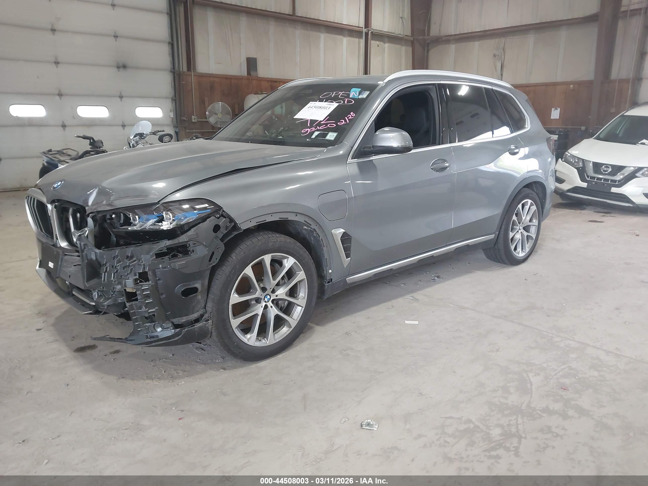 BMW X5 image 2