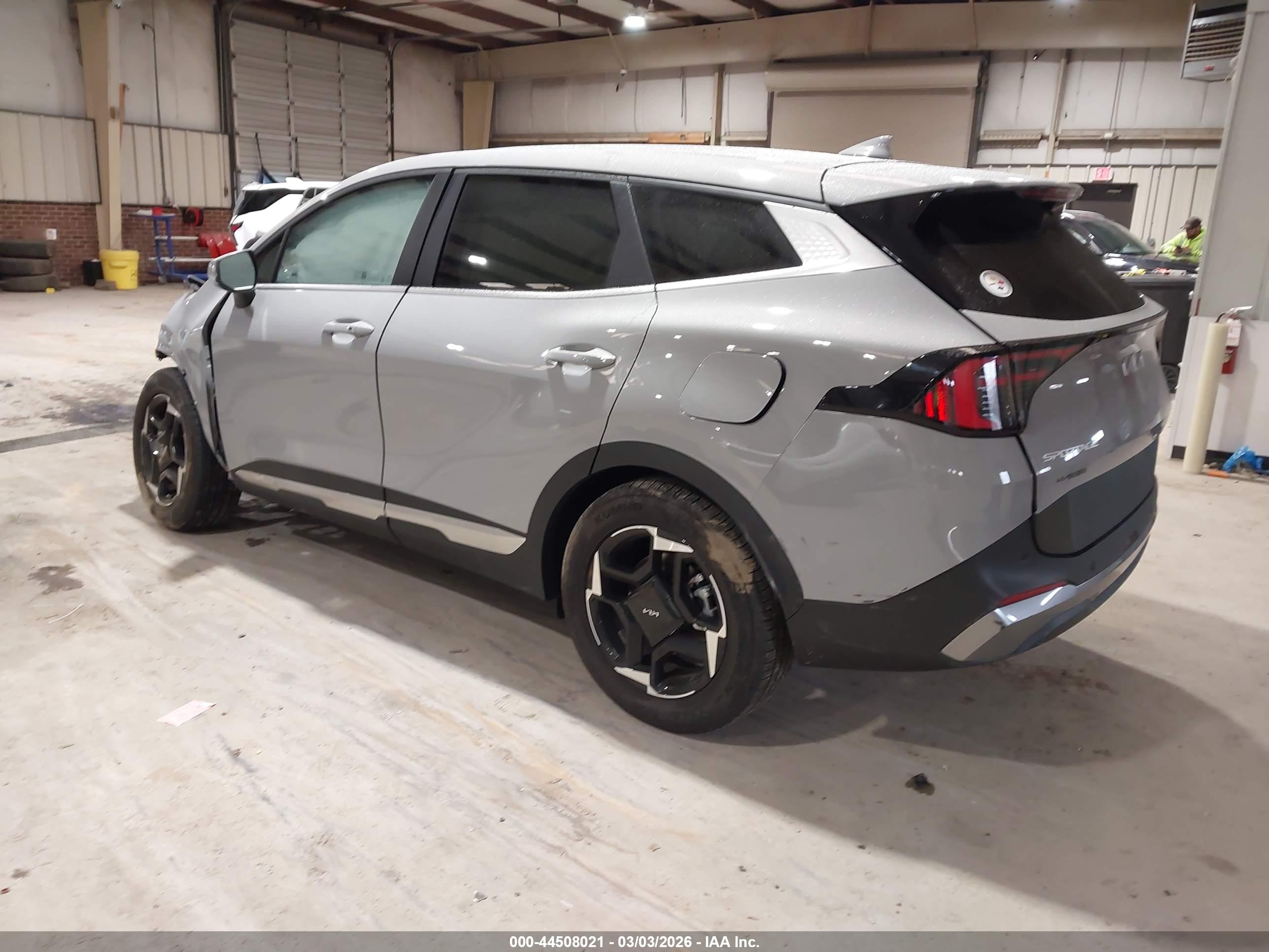 KIA SPORTAGE image 3