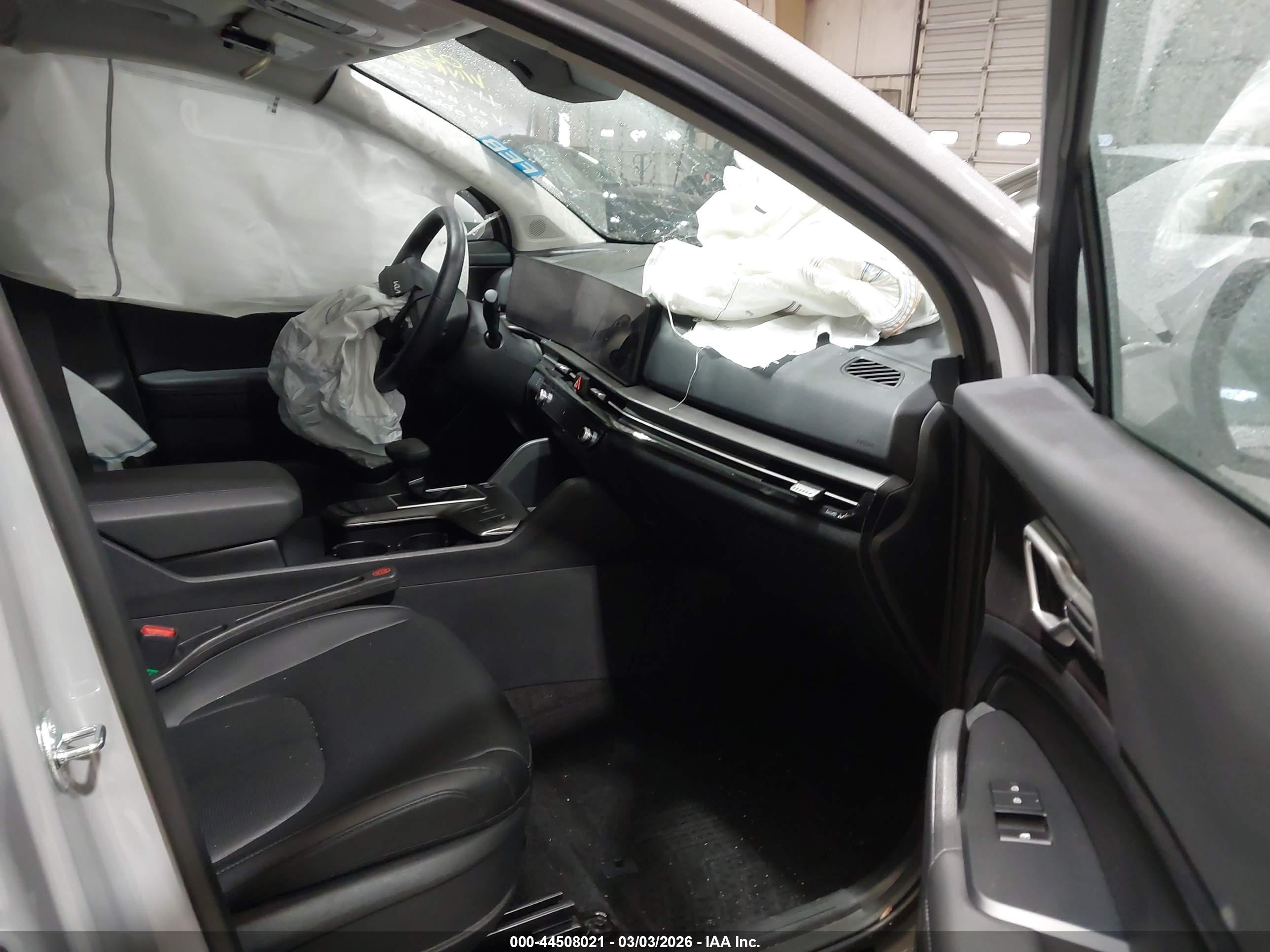 KIA SPORTAGE image 5