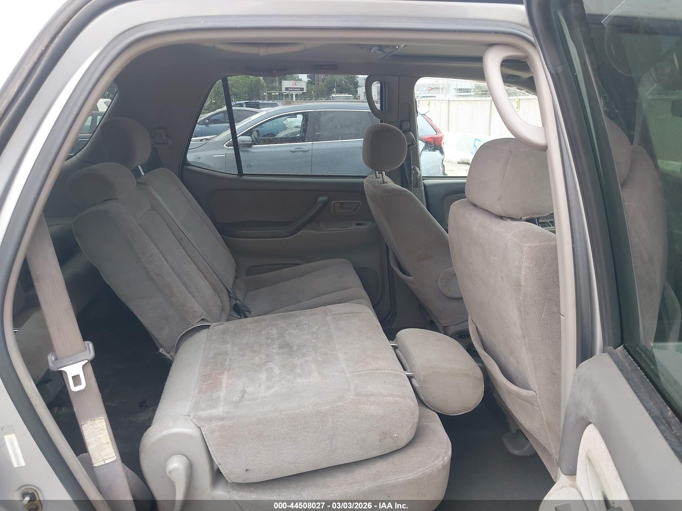 TOYOTA SEQUOIA image 8