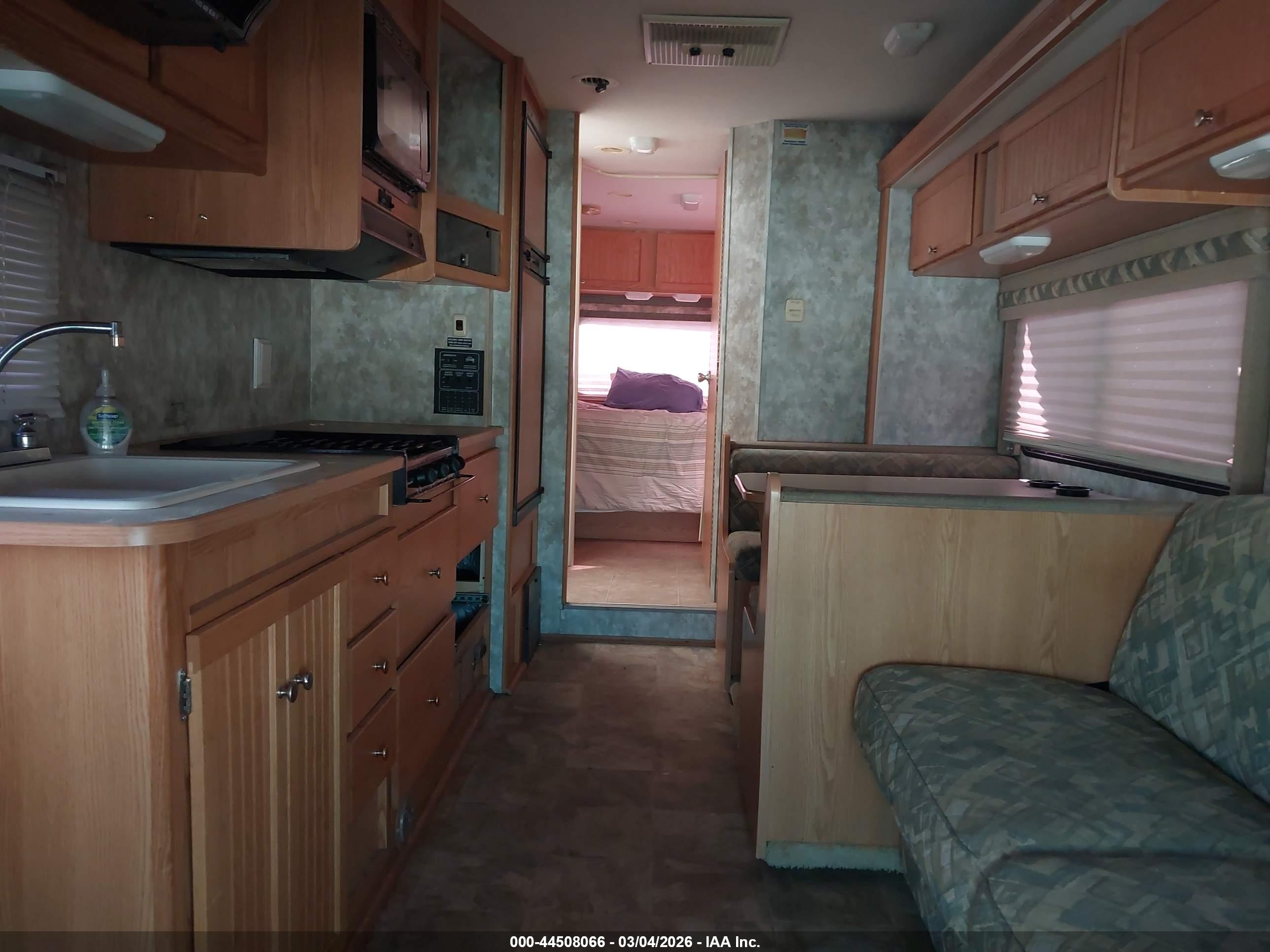 FORD E-450 image 7