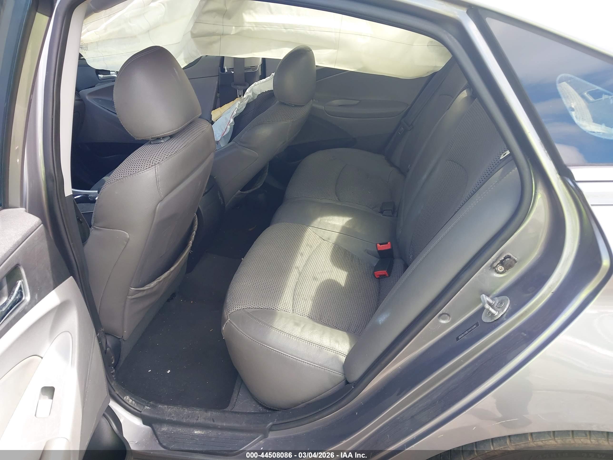 HYUNDAI SONATA image 8