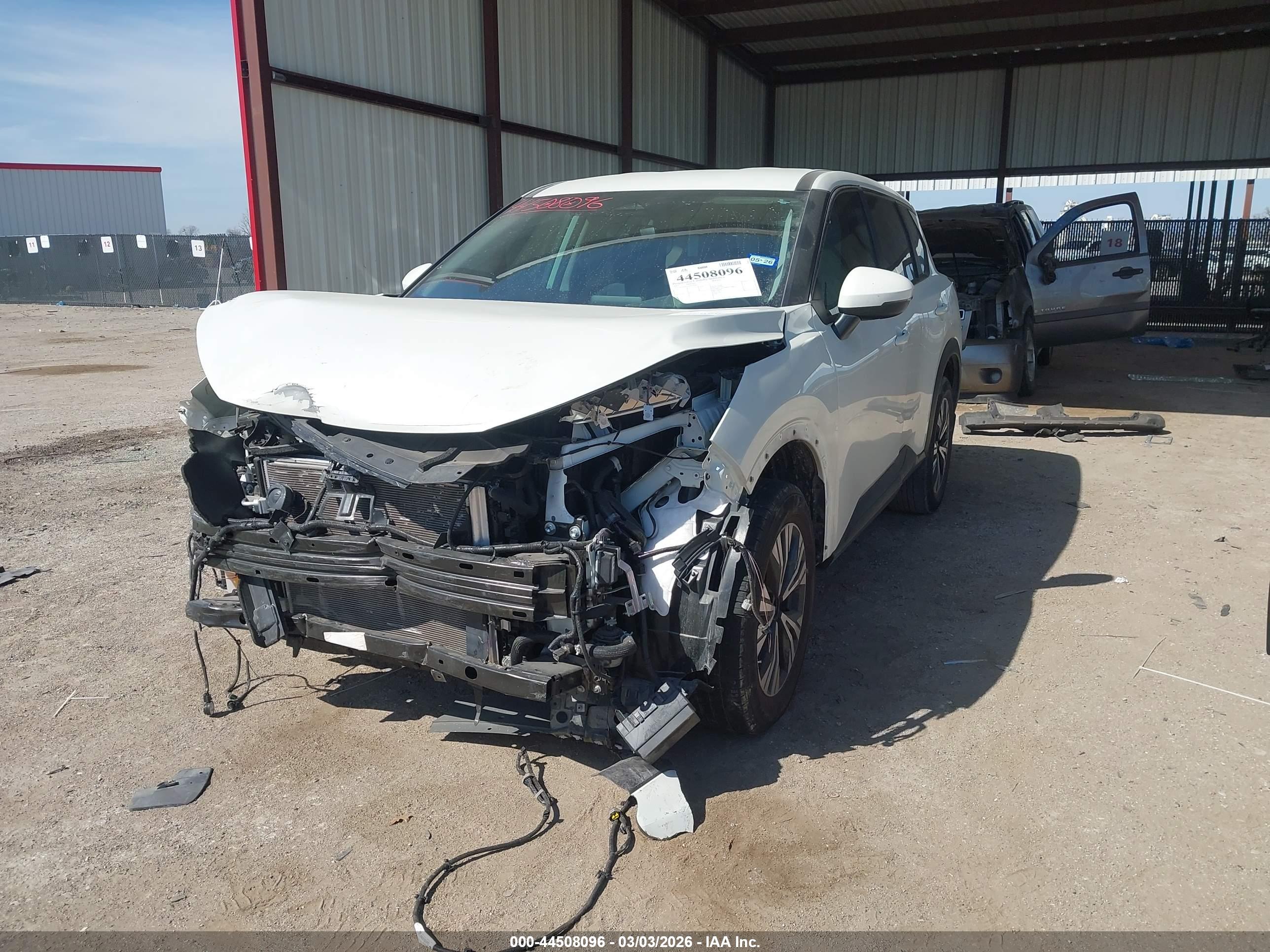 NISSAN ROGUE image 2
