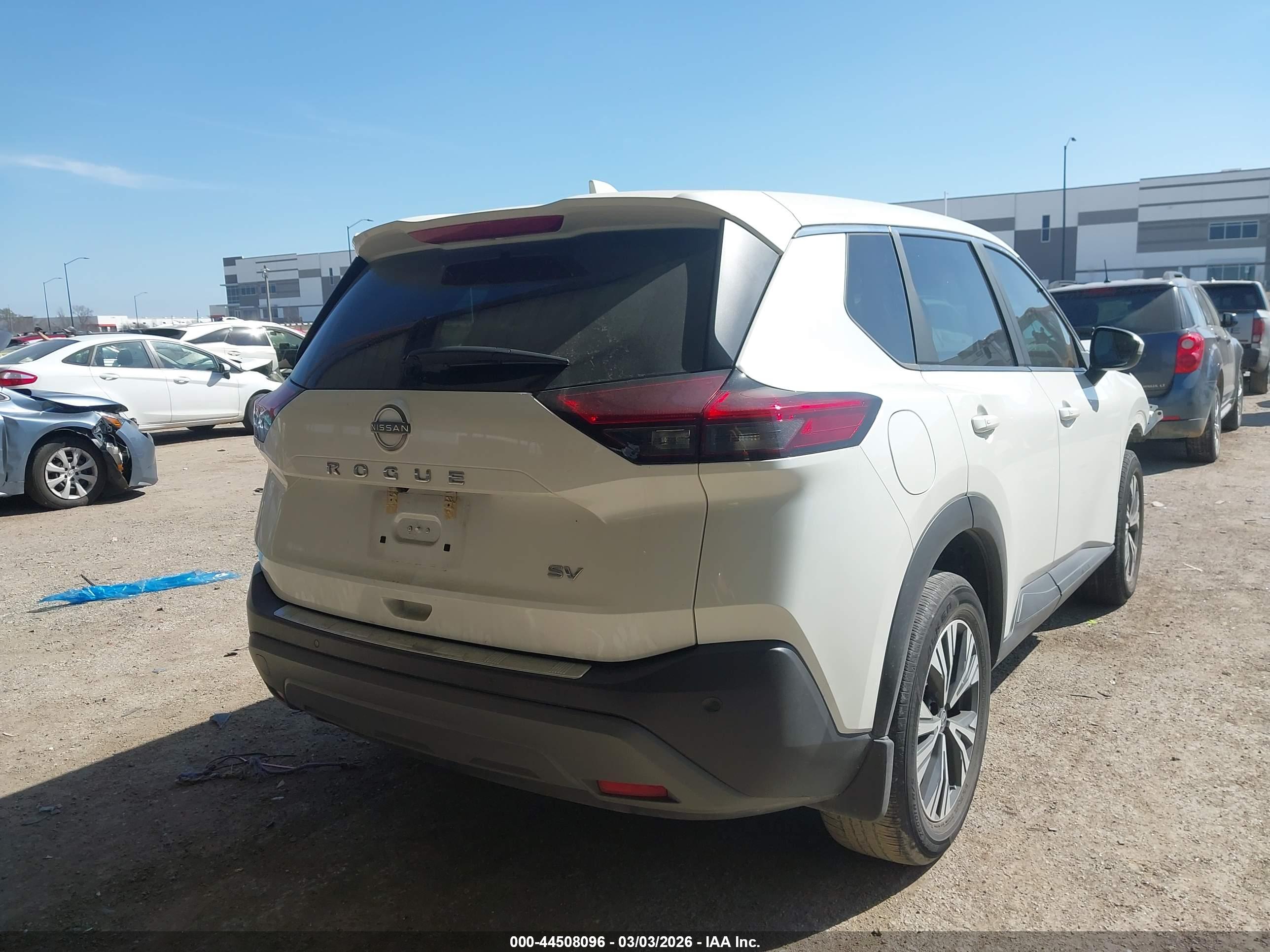 NISSAN ROGUE image 4