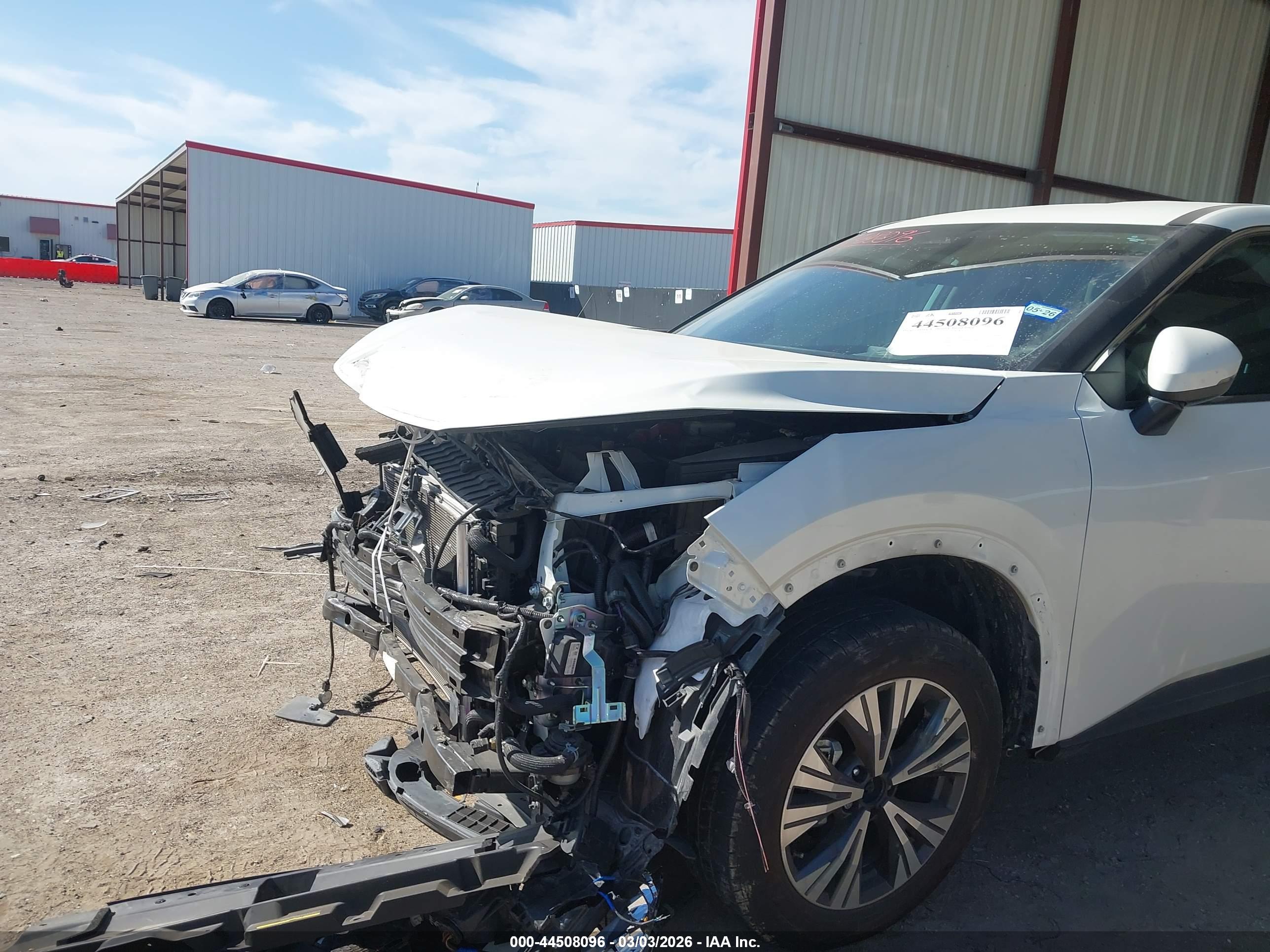 NISSAN ROGUE image 6