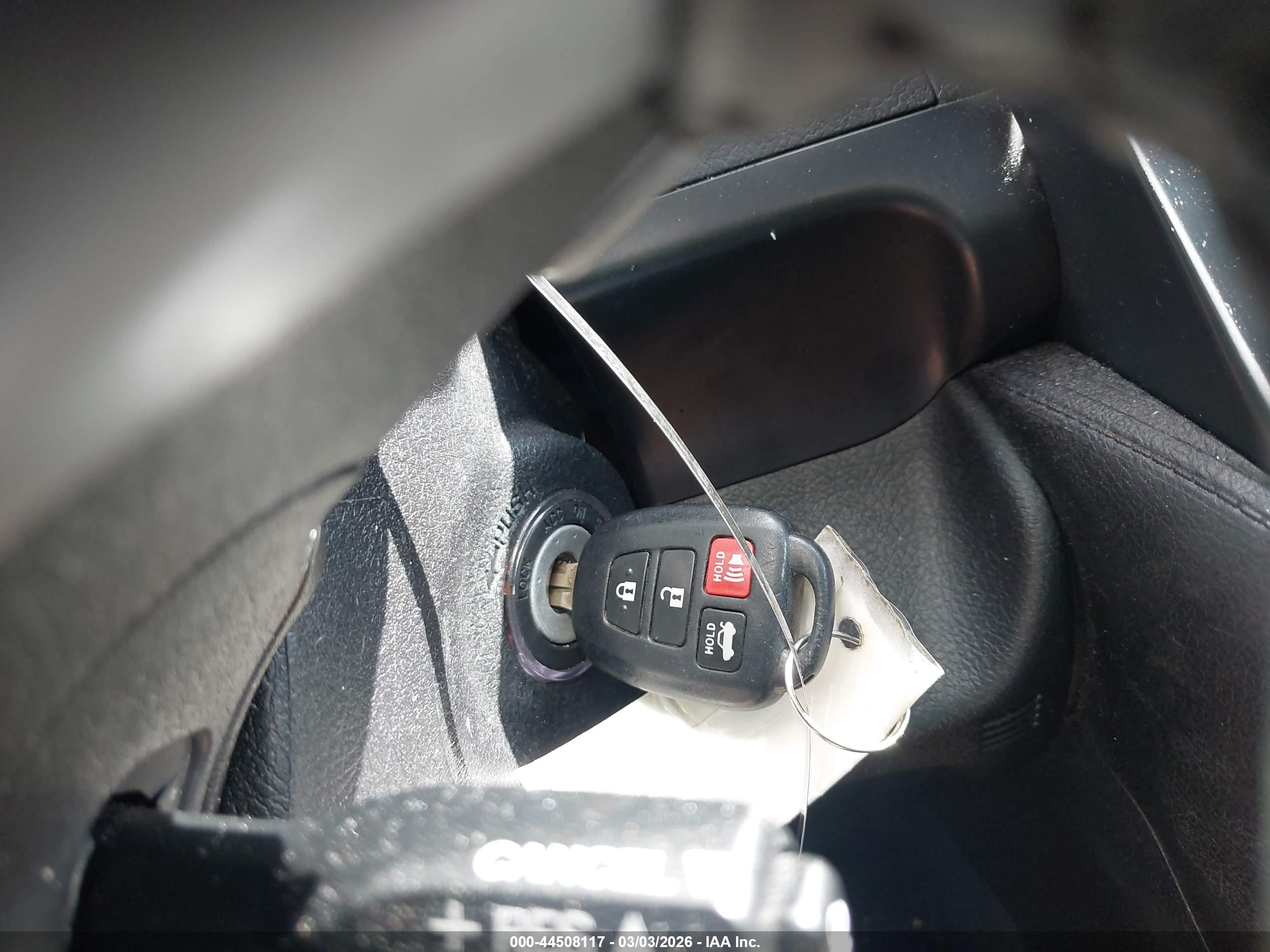 TOYOTA CAMRY image 11