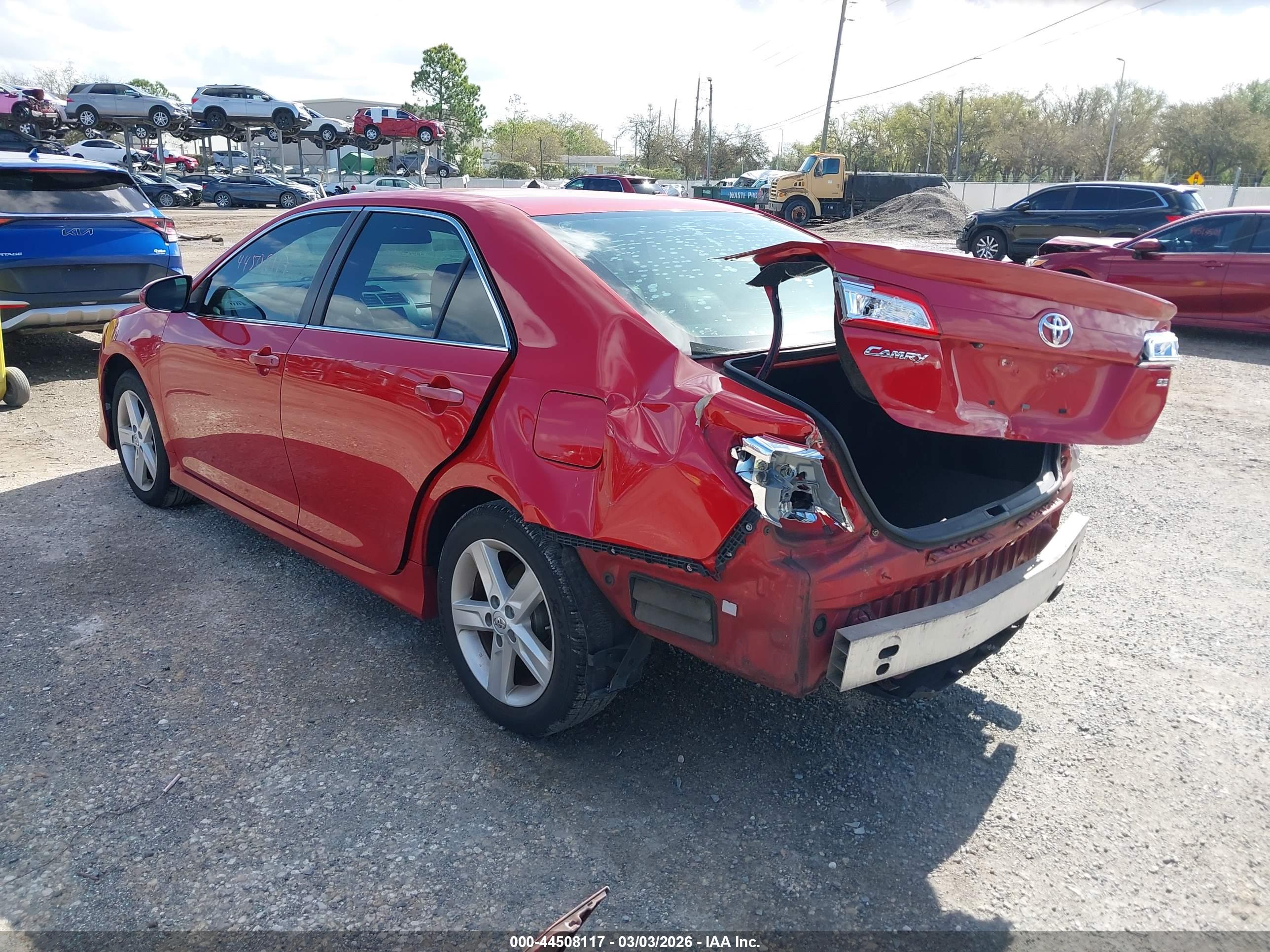 TOYOTA CAMRY image 3