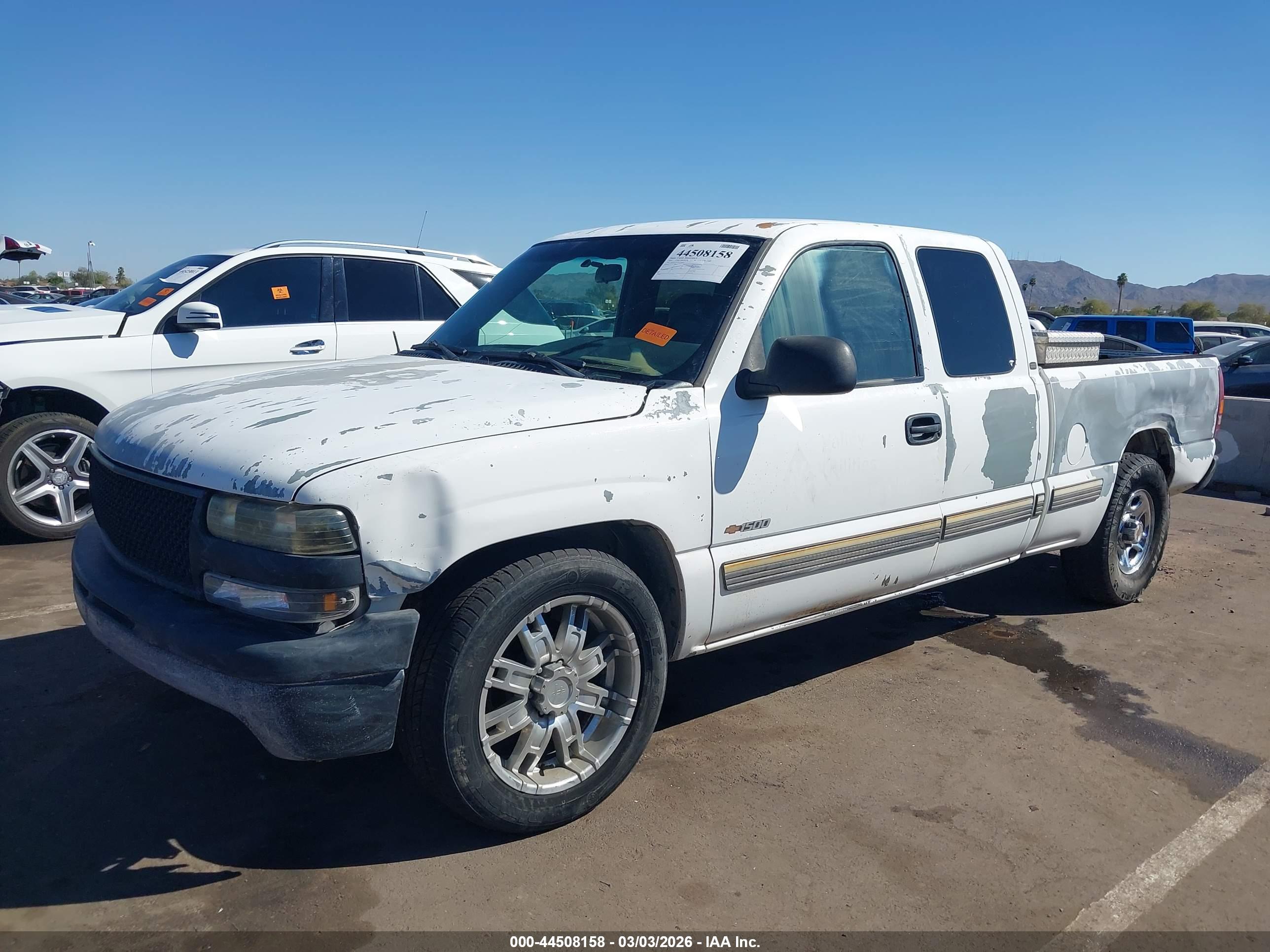 CHEVROLET SILVERADO image 6