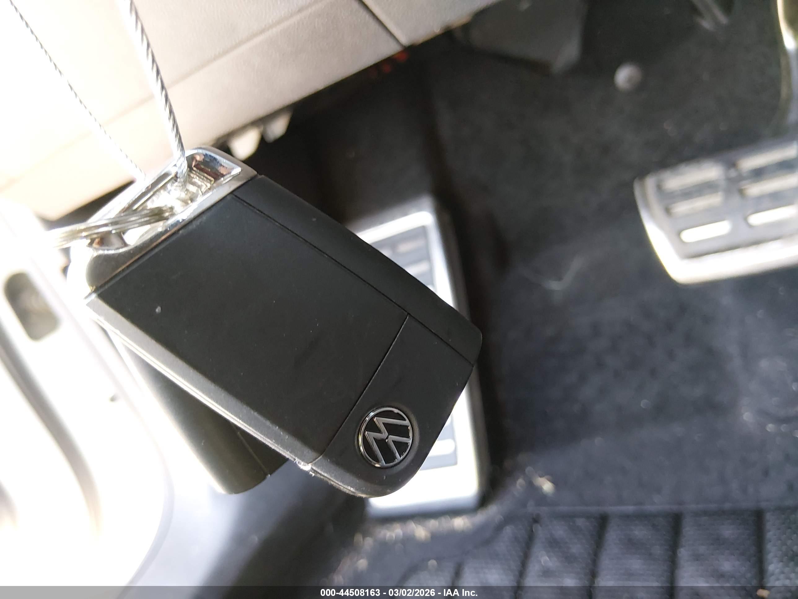 VOLKSWAGEN TIGUAN image 11