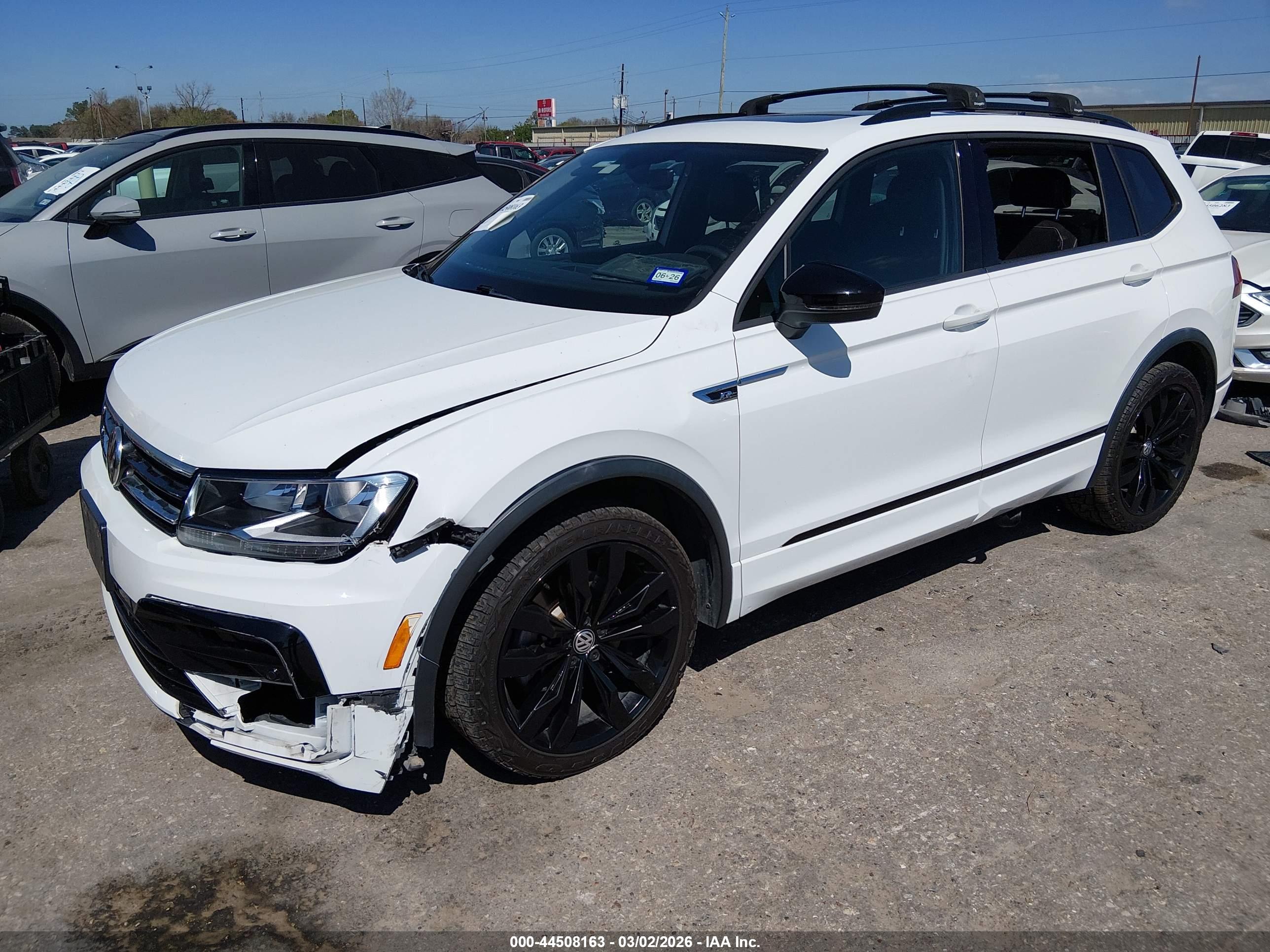 VOLKSWAGEN TIGUAN image 2