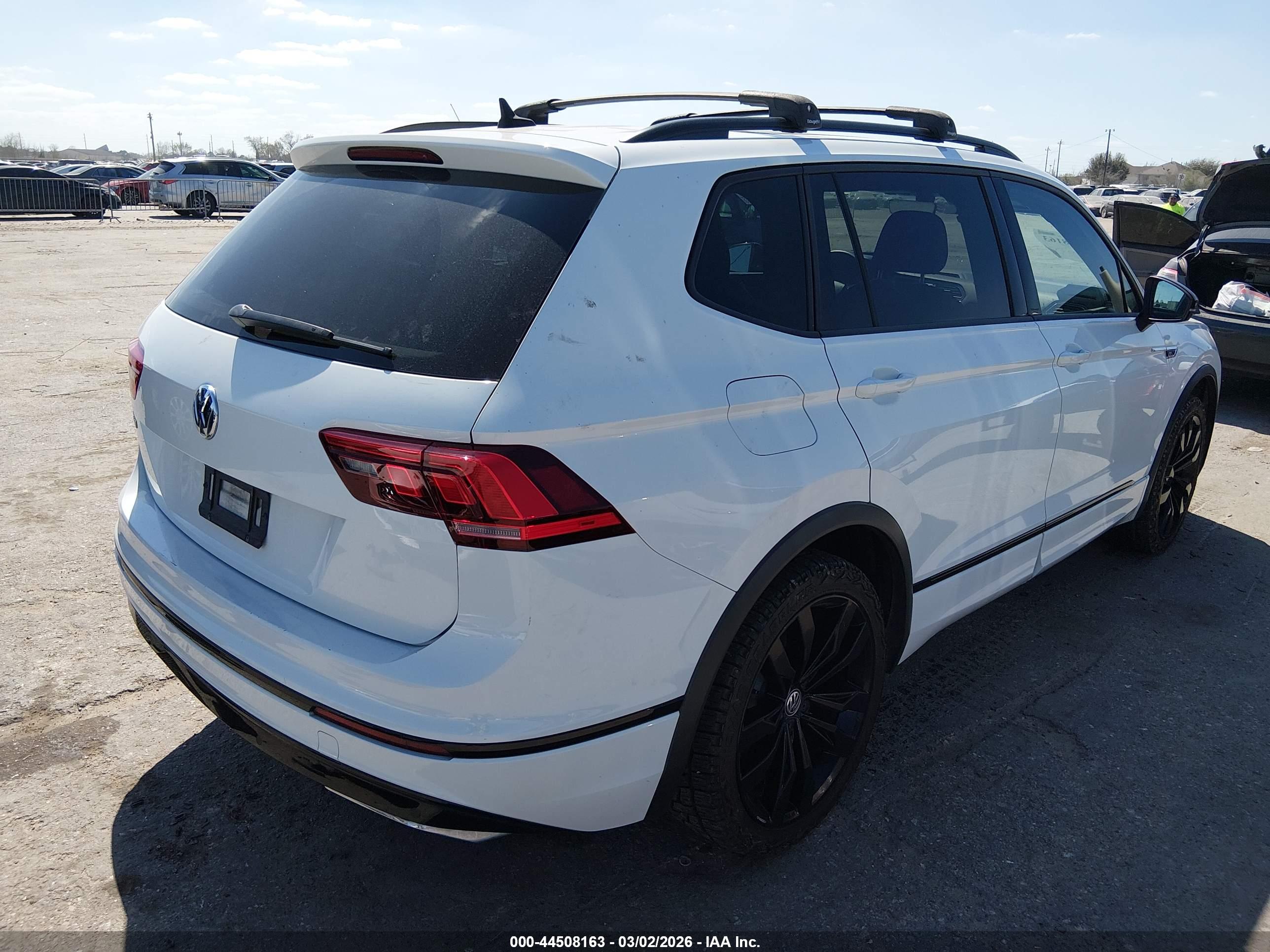VOLKSWAGEN TIGUAN image 4