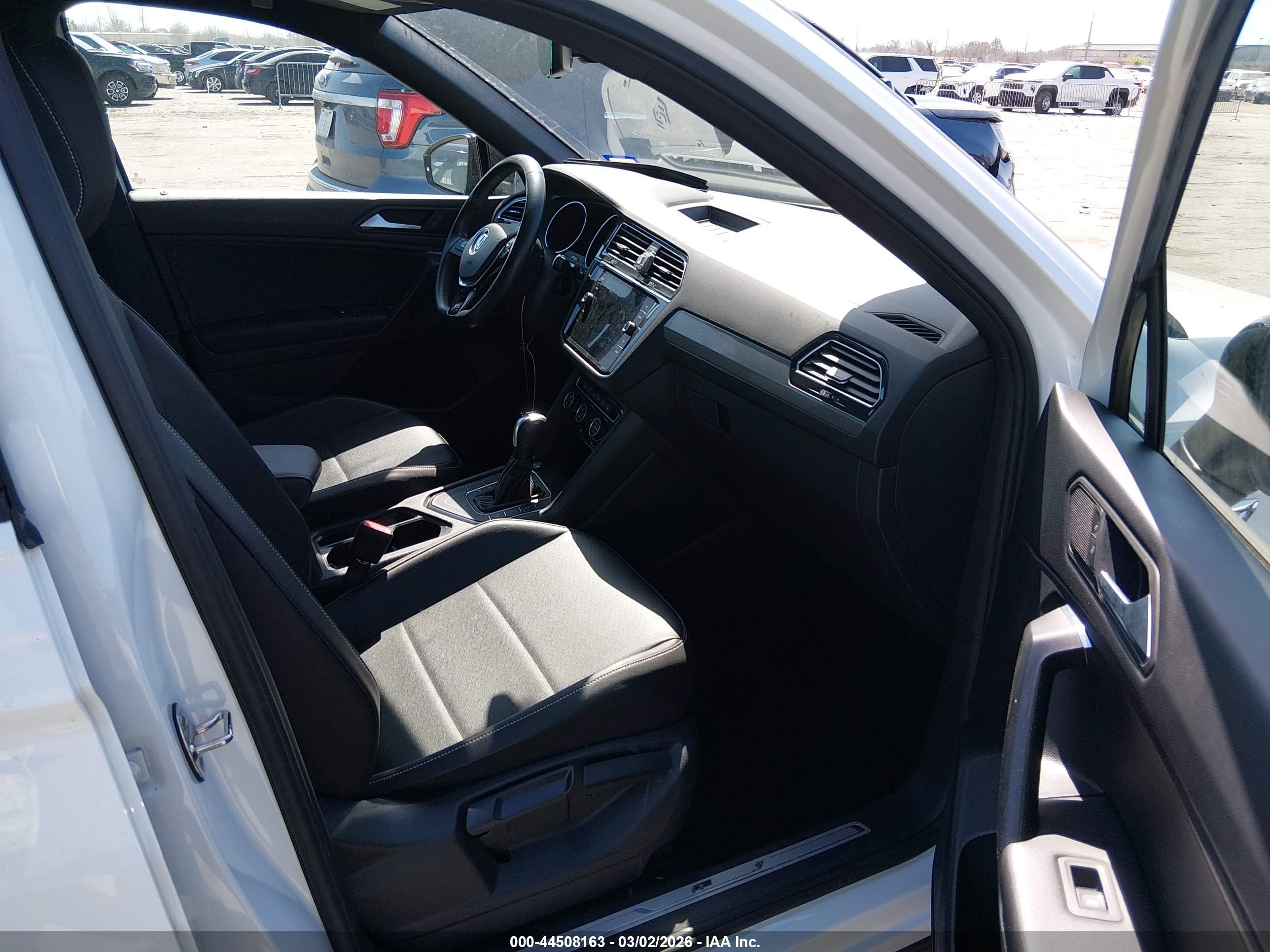 VOLKSWAGEN TIGUAN image 5
