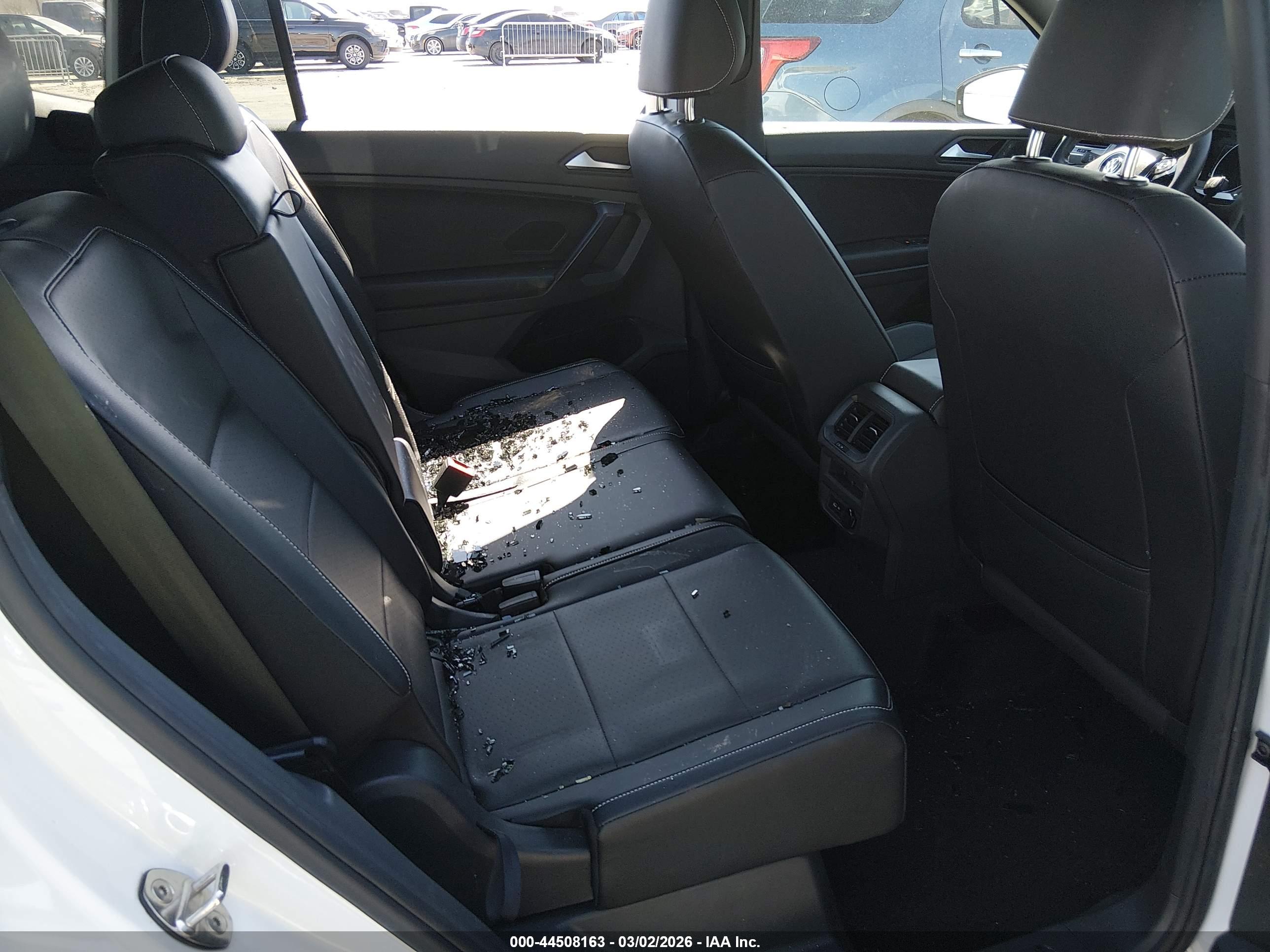 VOLKSWAGEN TIGUAN image 8