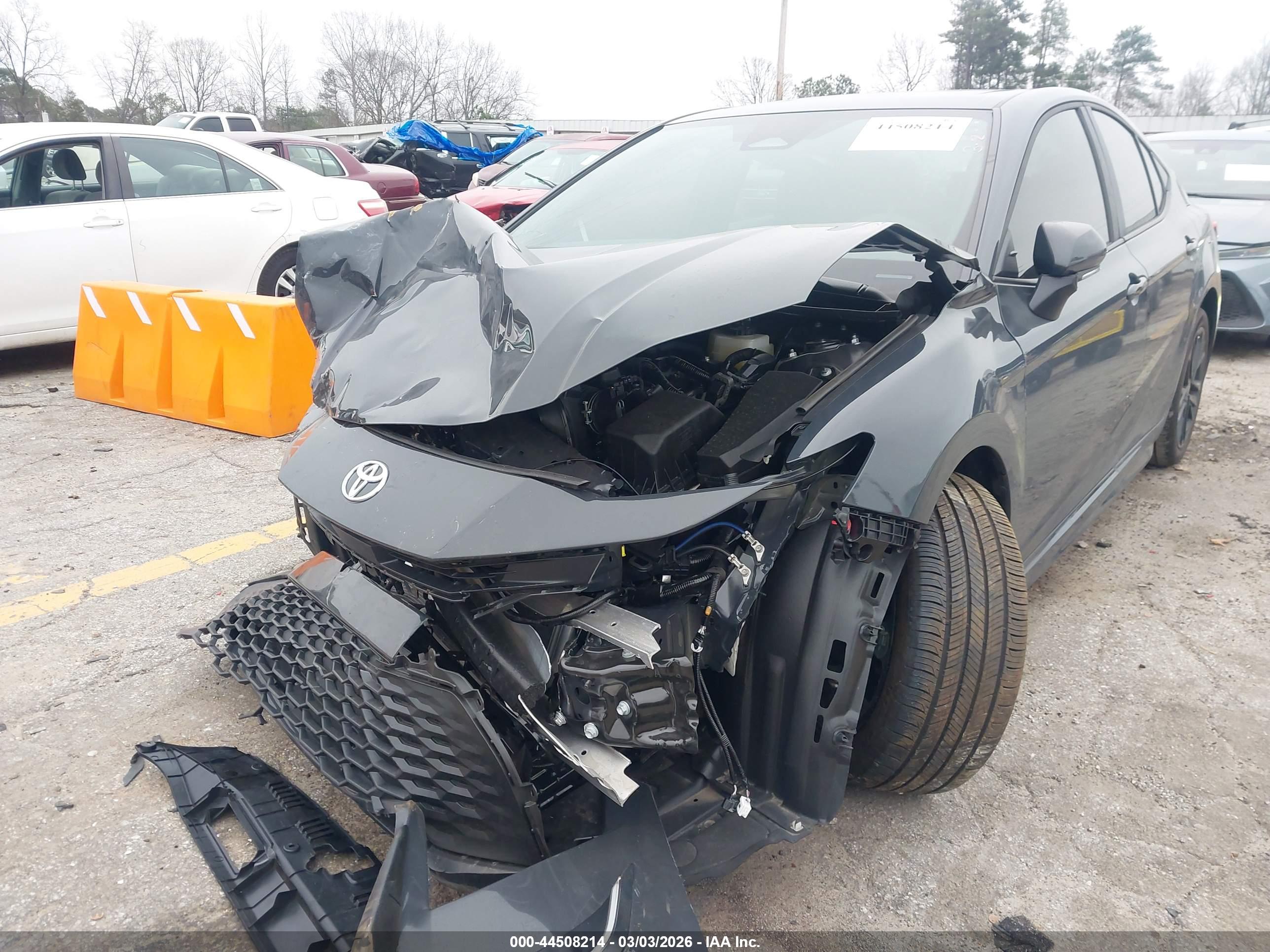 TOYOTA CAMRY image 6