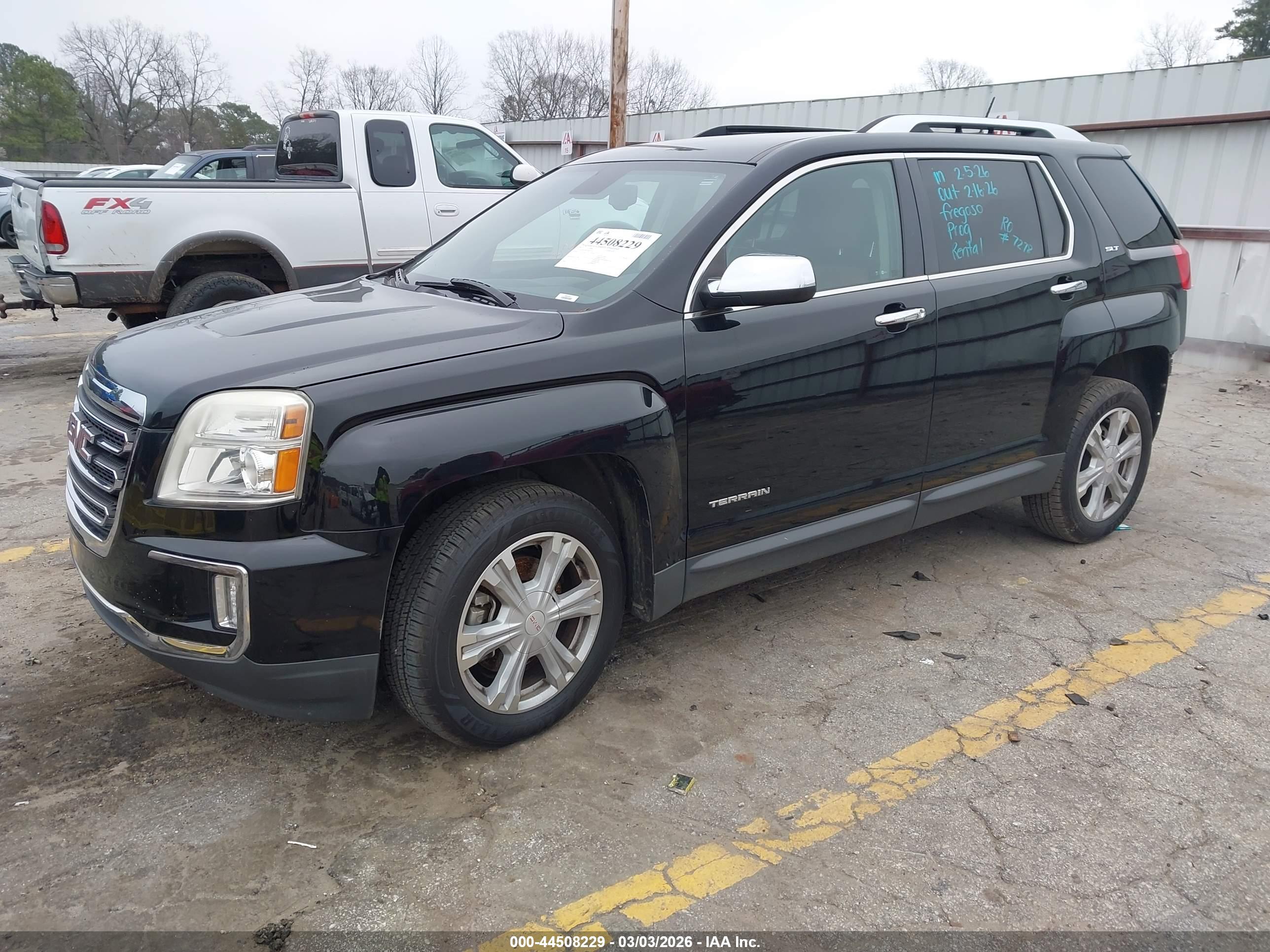 GMC TERRAIN image 2