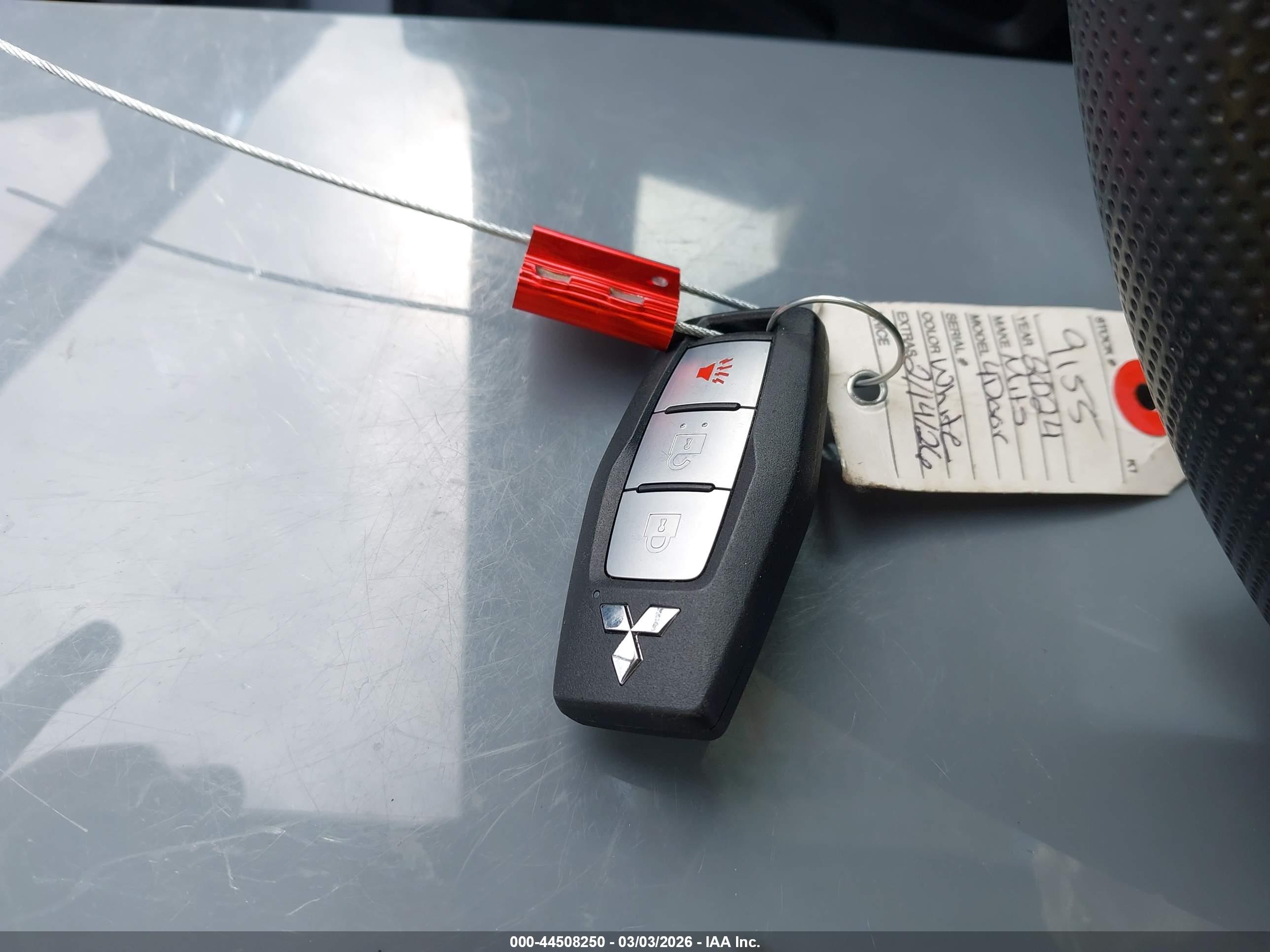MITSUBISHI OUTLANDER image 11