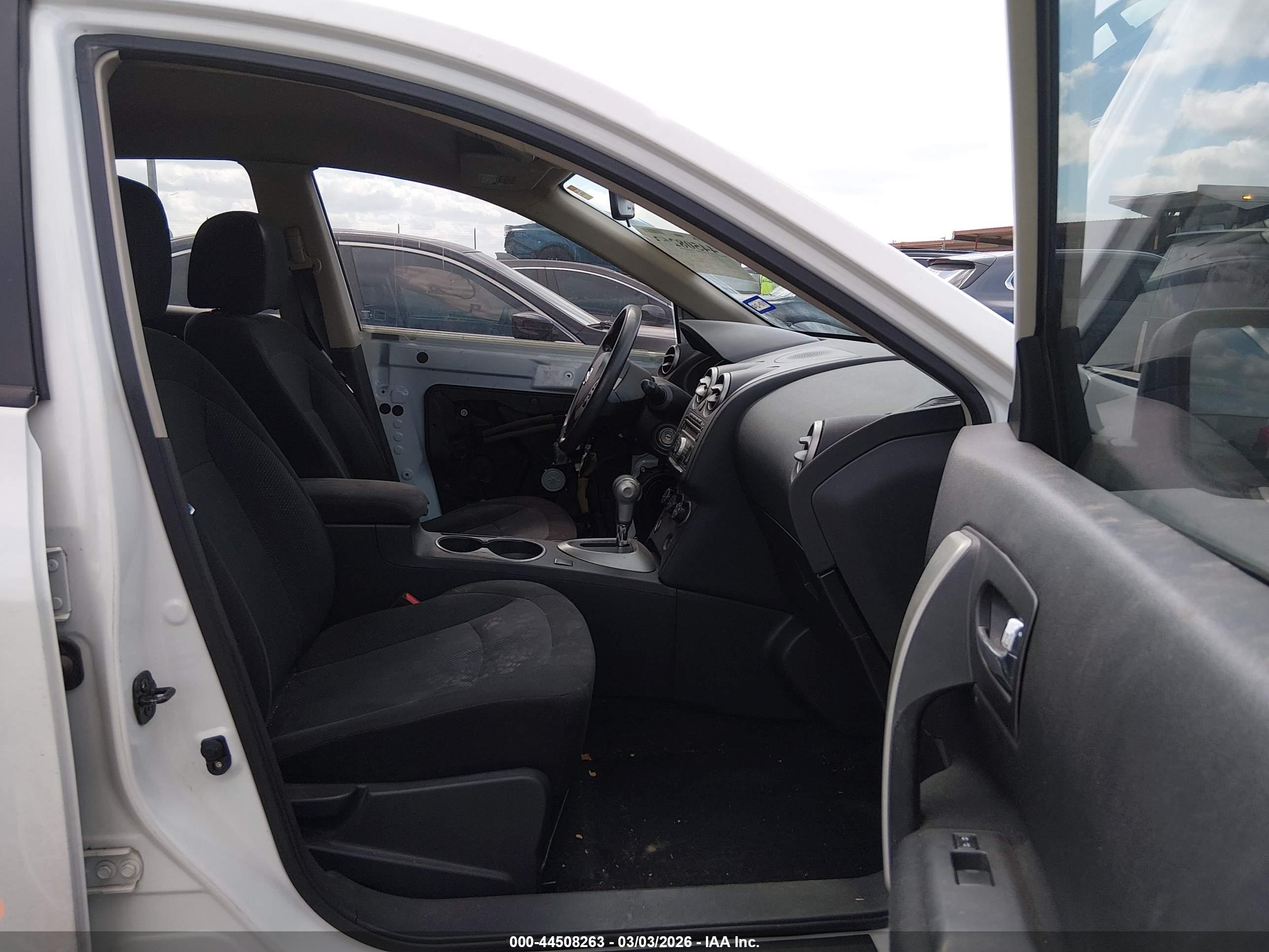 NISSAN ROGUE image 5