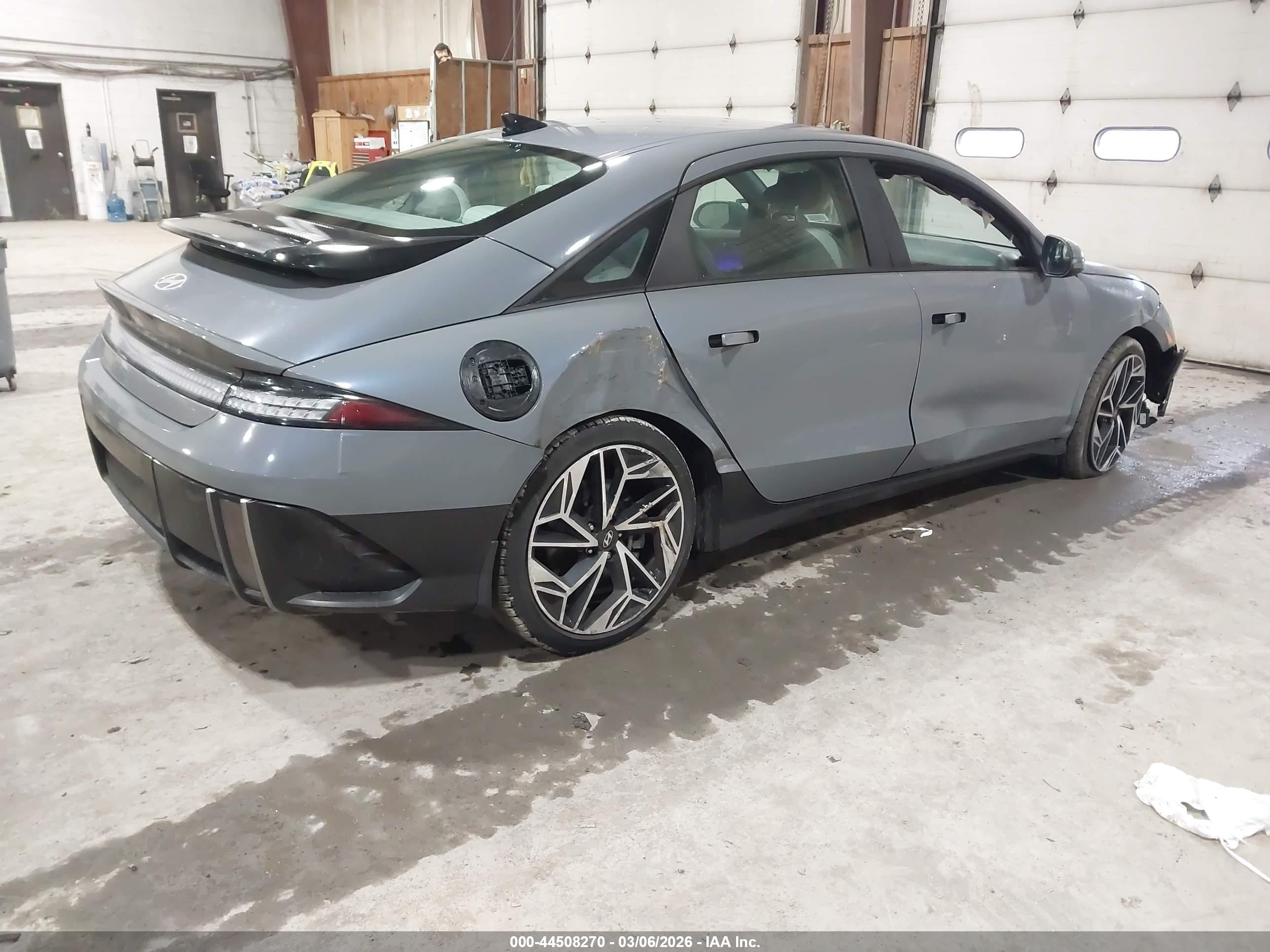 HYUNDAI IONIQ image 4