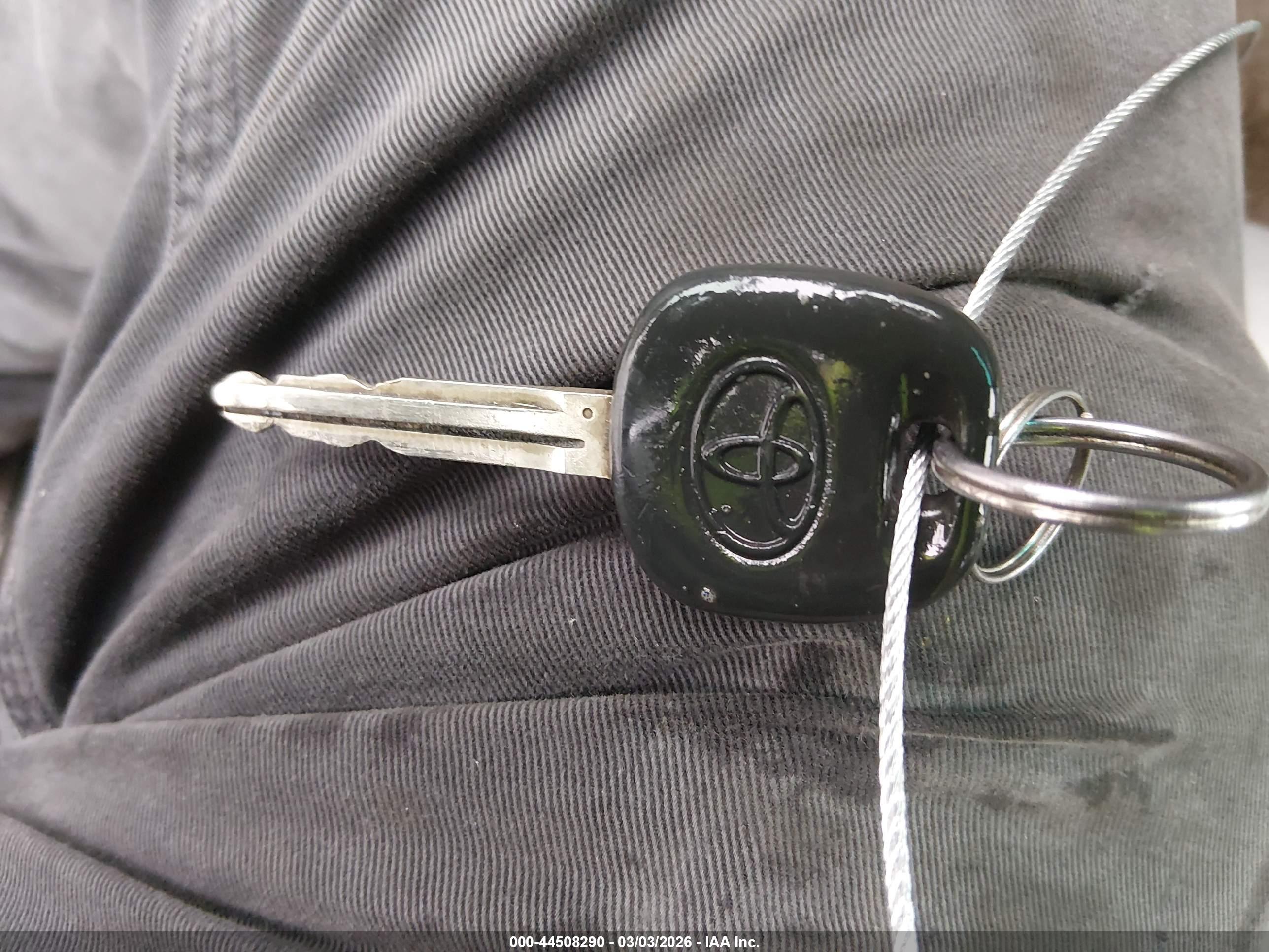 TOYOTA 4RUNNER image 11