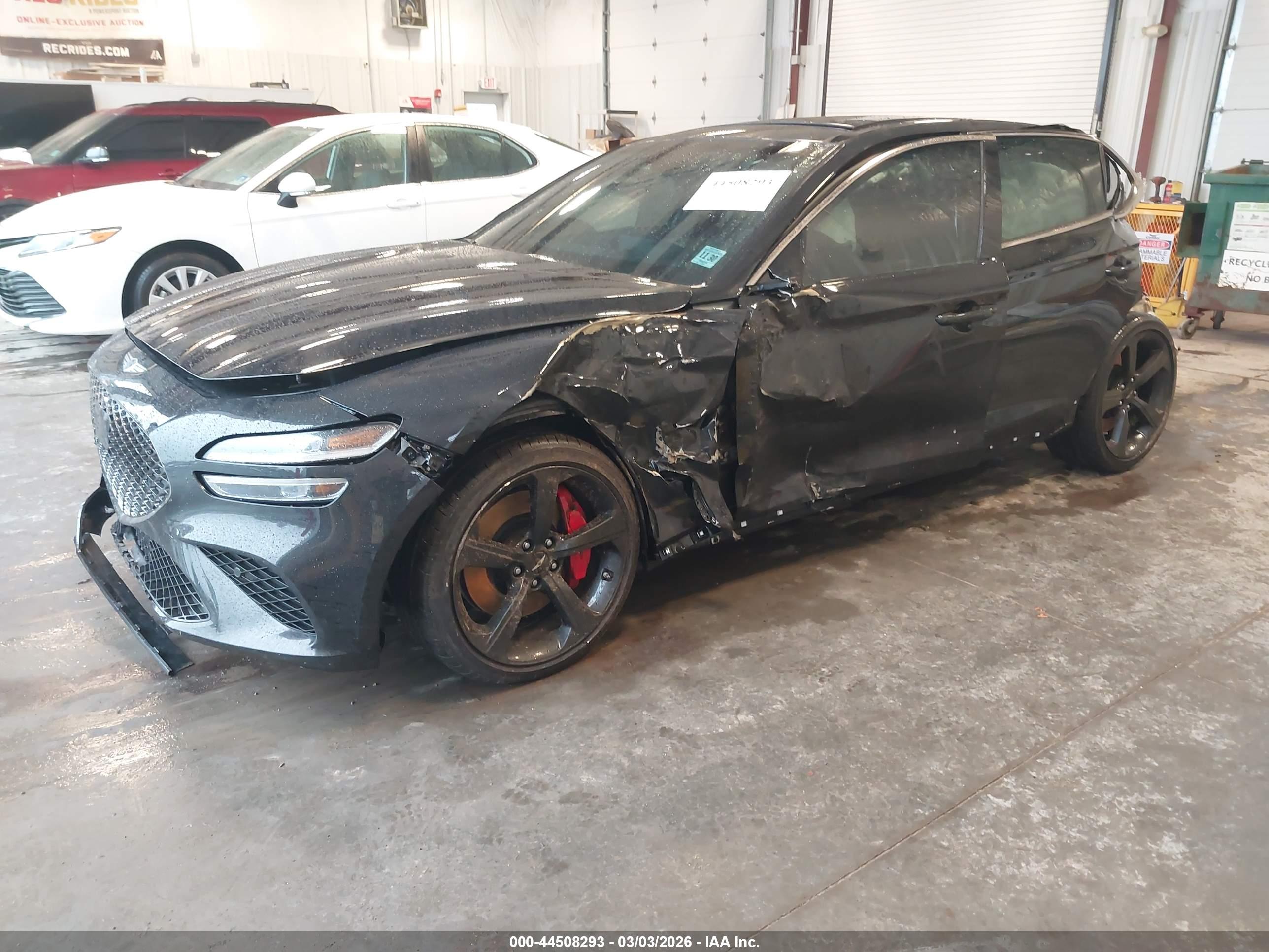 GENESIS G70 image 2