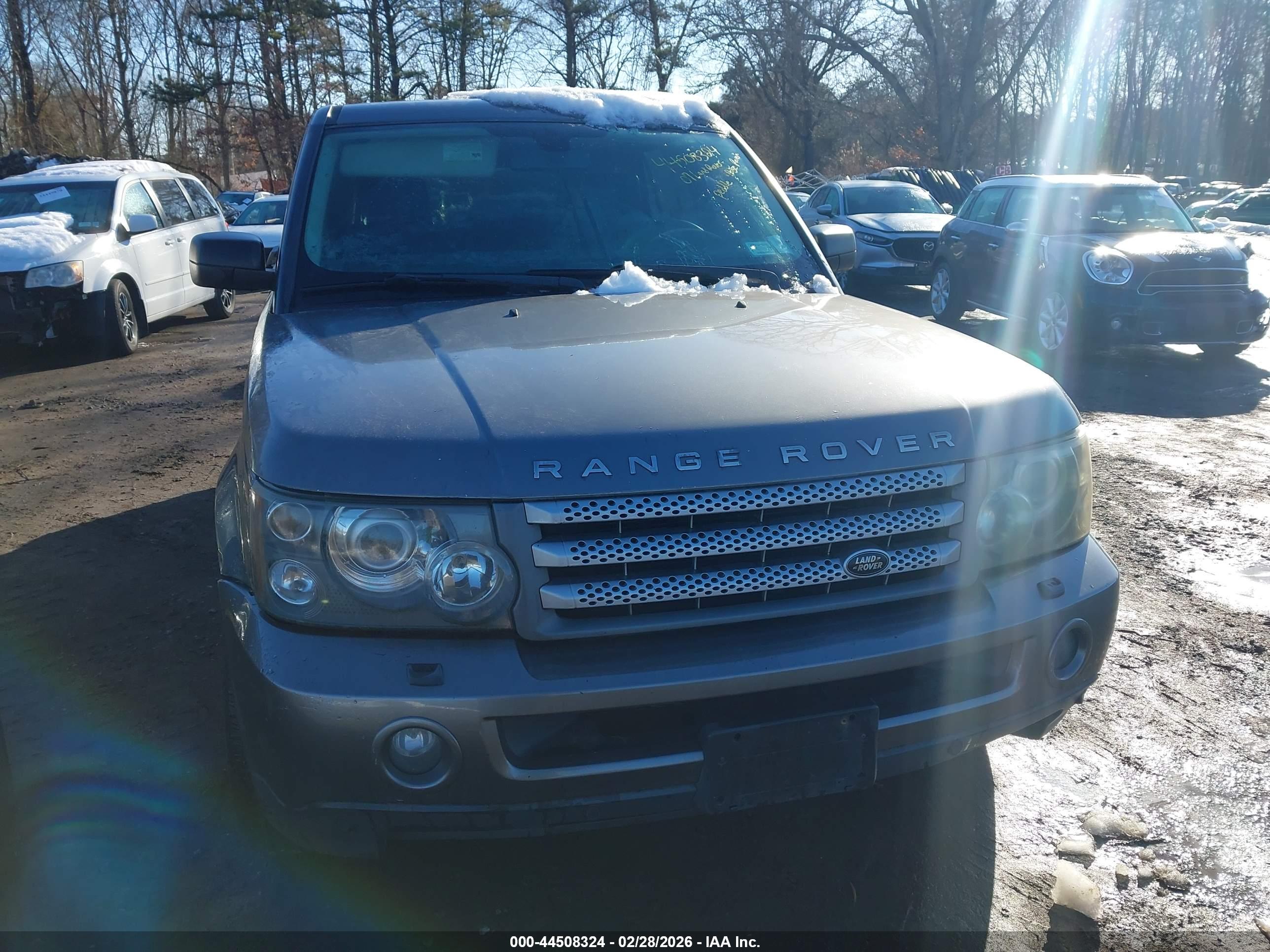 LAND ROVER image 6