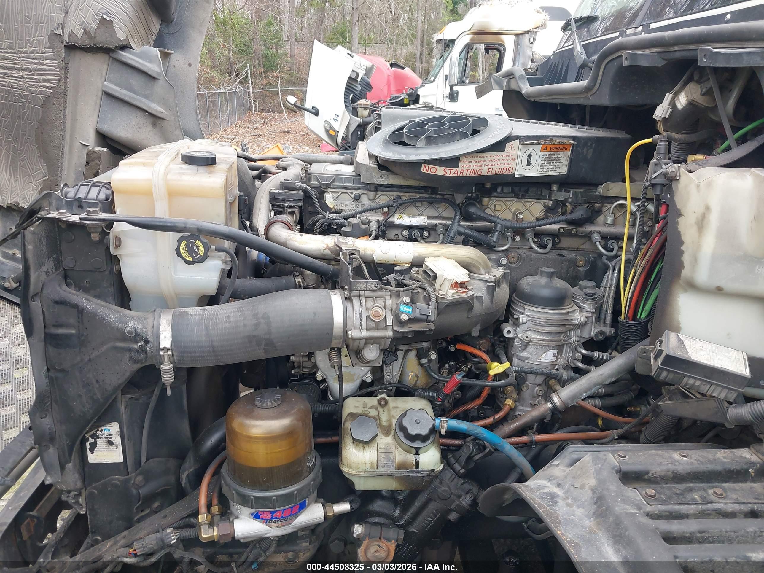 FREIGHTLINER CONVENTIONAL image 10