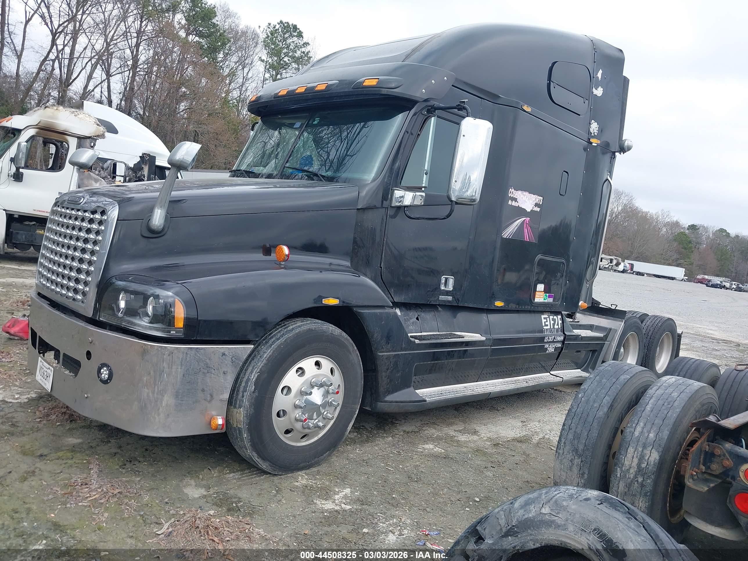 FREIGHTLINER CONVENTIONAL image 2