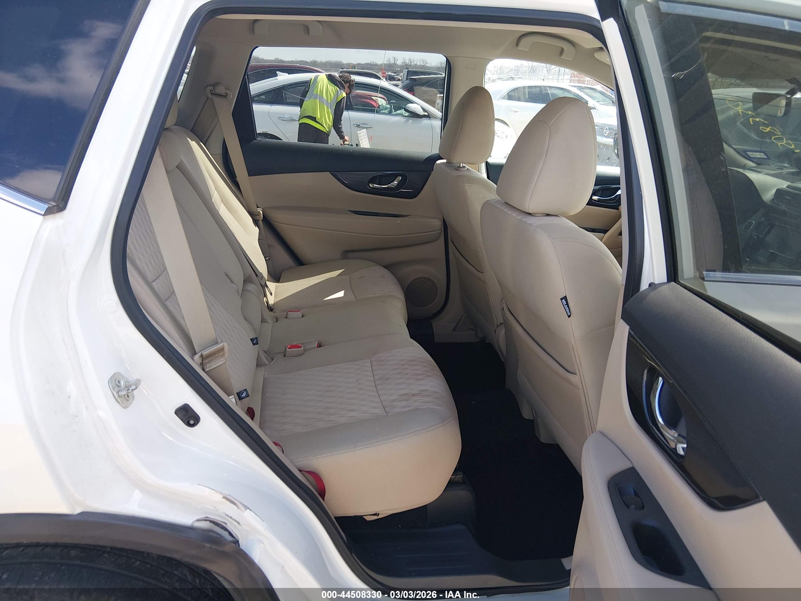 NISSAN ROGUE image 8