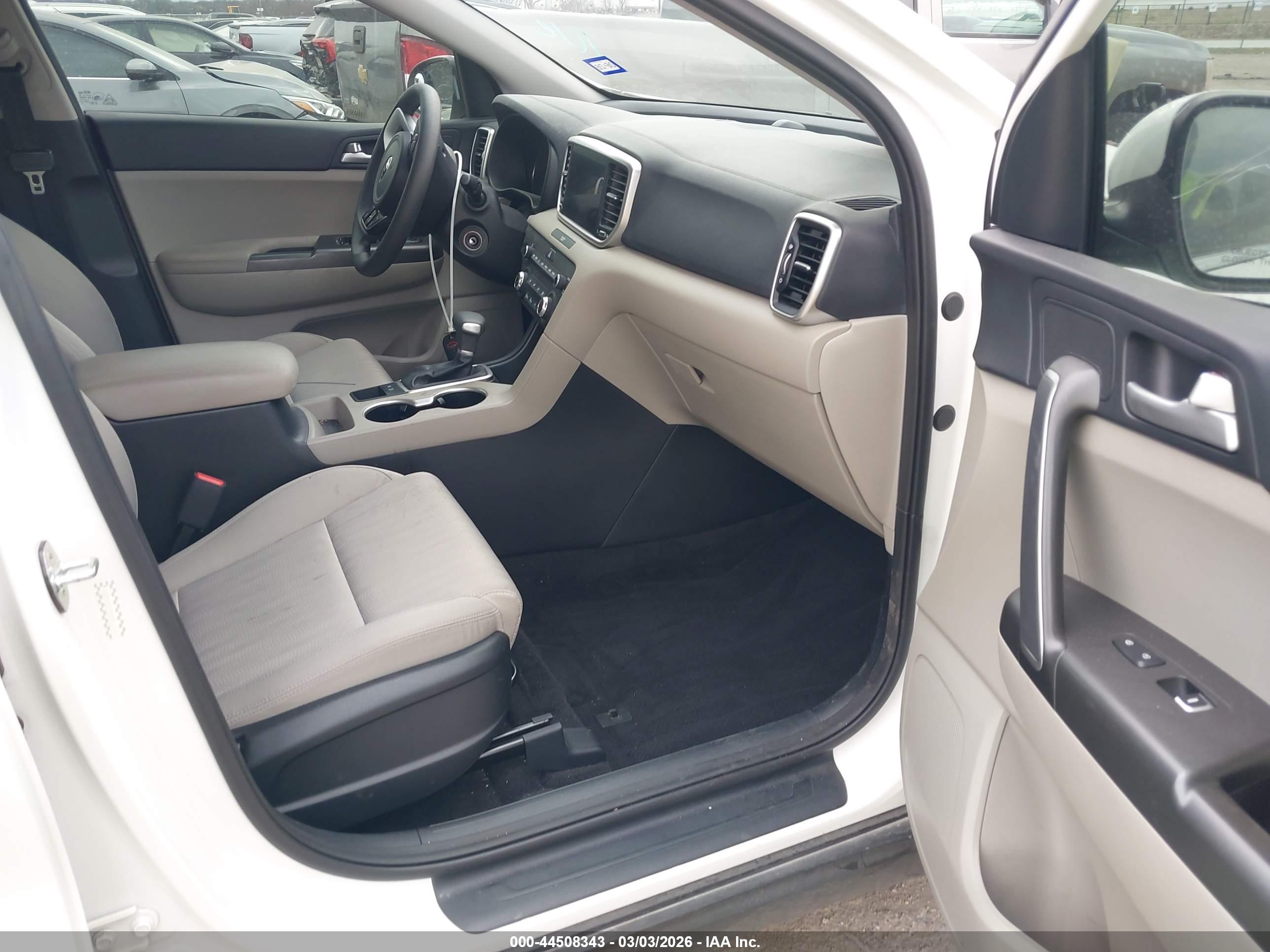 KIA SPORTAGE image 5
